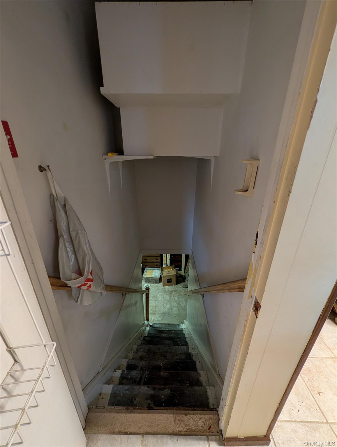 #18 photo, 57 Hiawatha Drive, Brightwaters , NY 11718