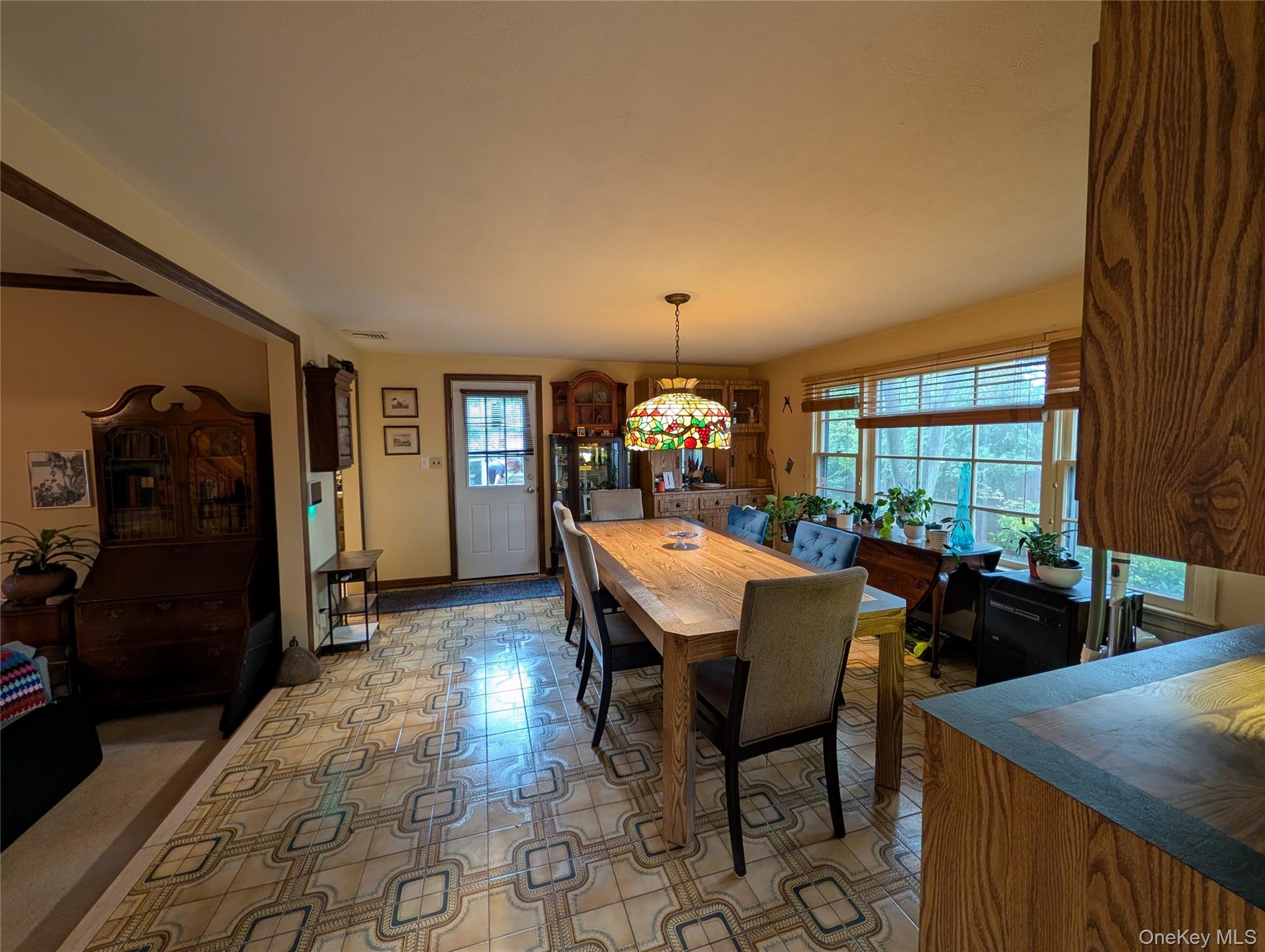 #9 photo, 57 Hiawatha Drive, Brightwaters , NY 11718