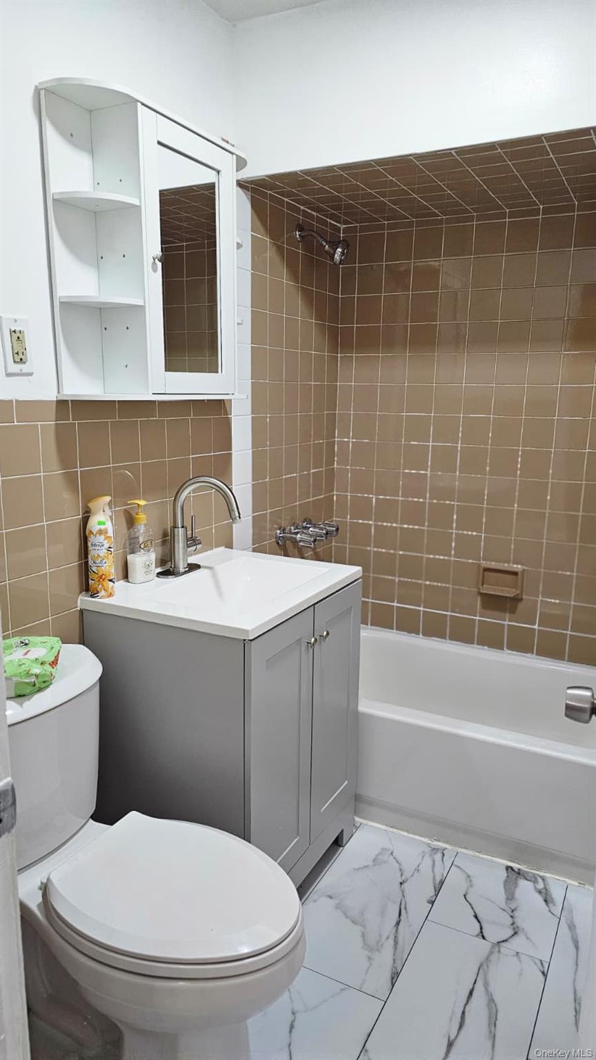 #3 photo, 5523 97th Place, クイーンズ区 Corona , NY 11368