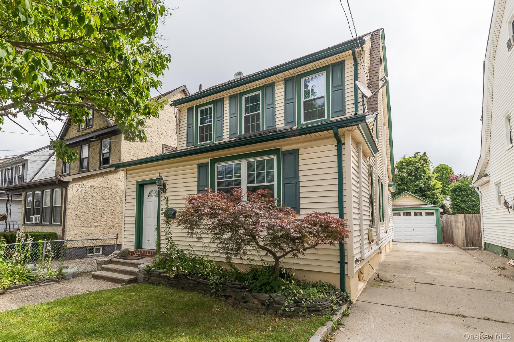 #2 photo, 20 Starks Place, Lynbrook , NY 11563