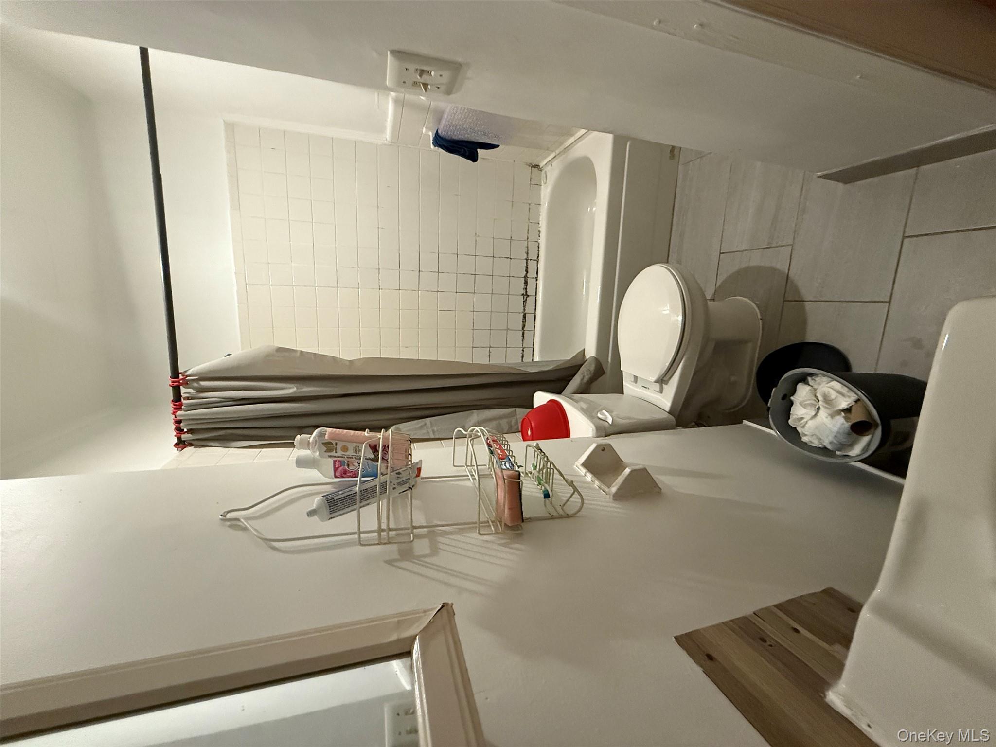 #4 photo, 8802 88th Street, クイーンズ区 Woodhaven , NY 11421