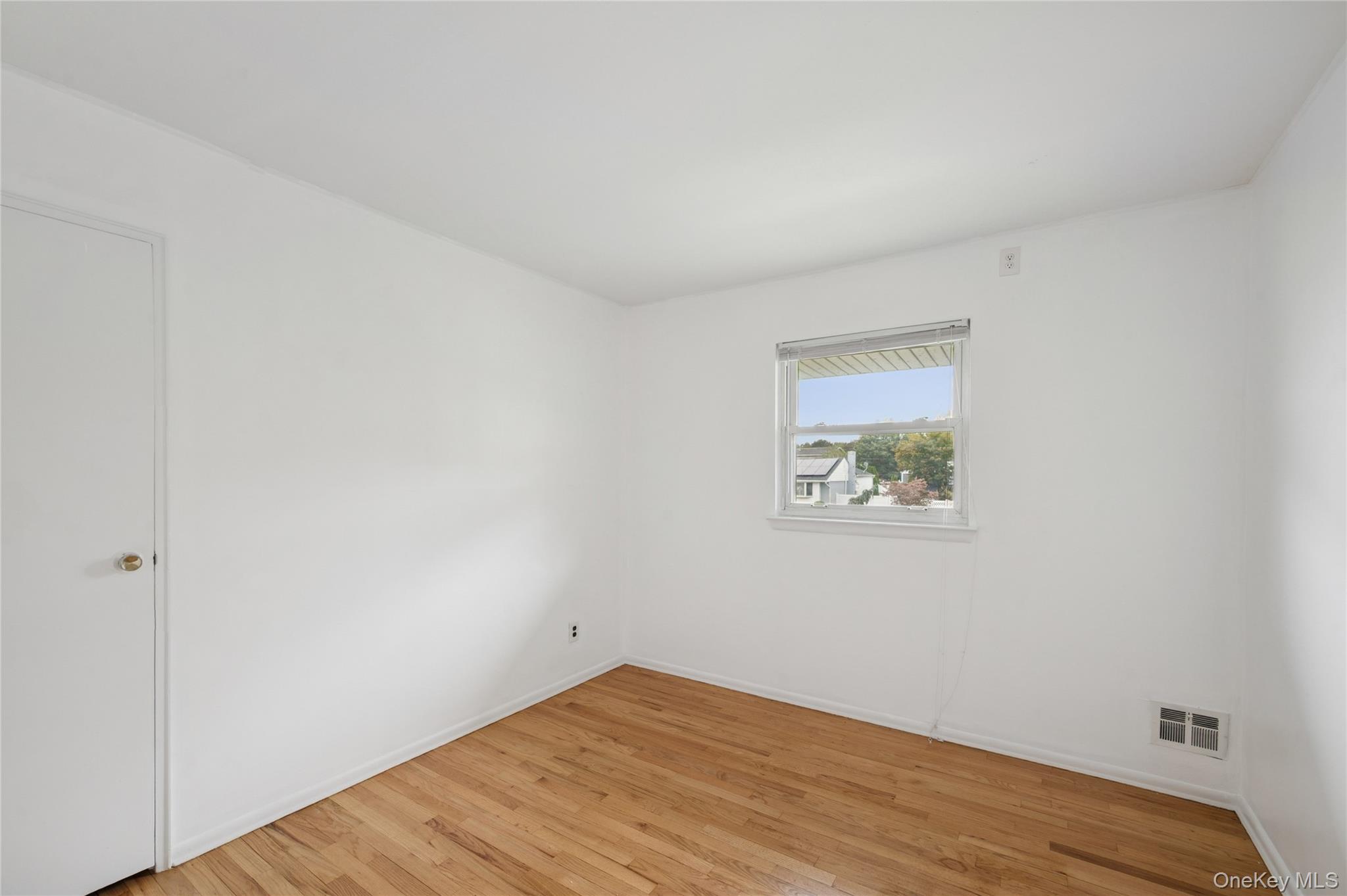 #9 photo, 11 Montrose Drive, サフォーク郡 Commack , NY 11725