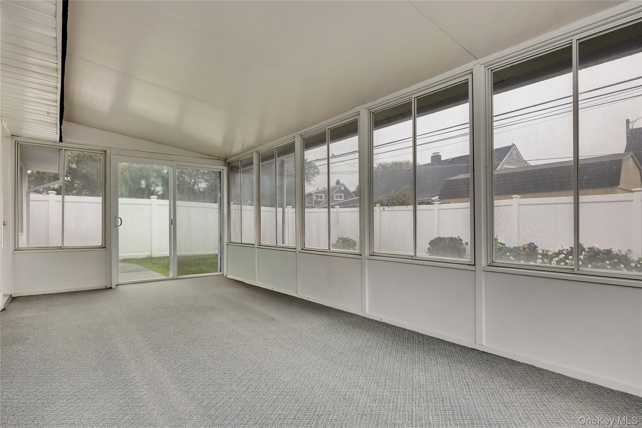 #19 photo, 45 Shotgun Lane, ナッソー郡 Levittown , NY 11756