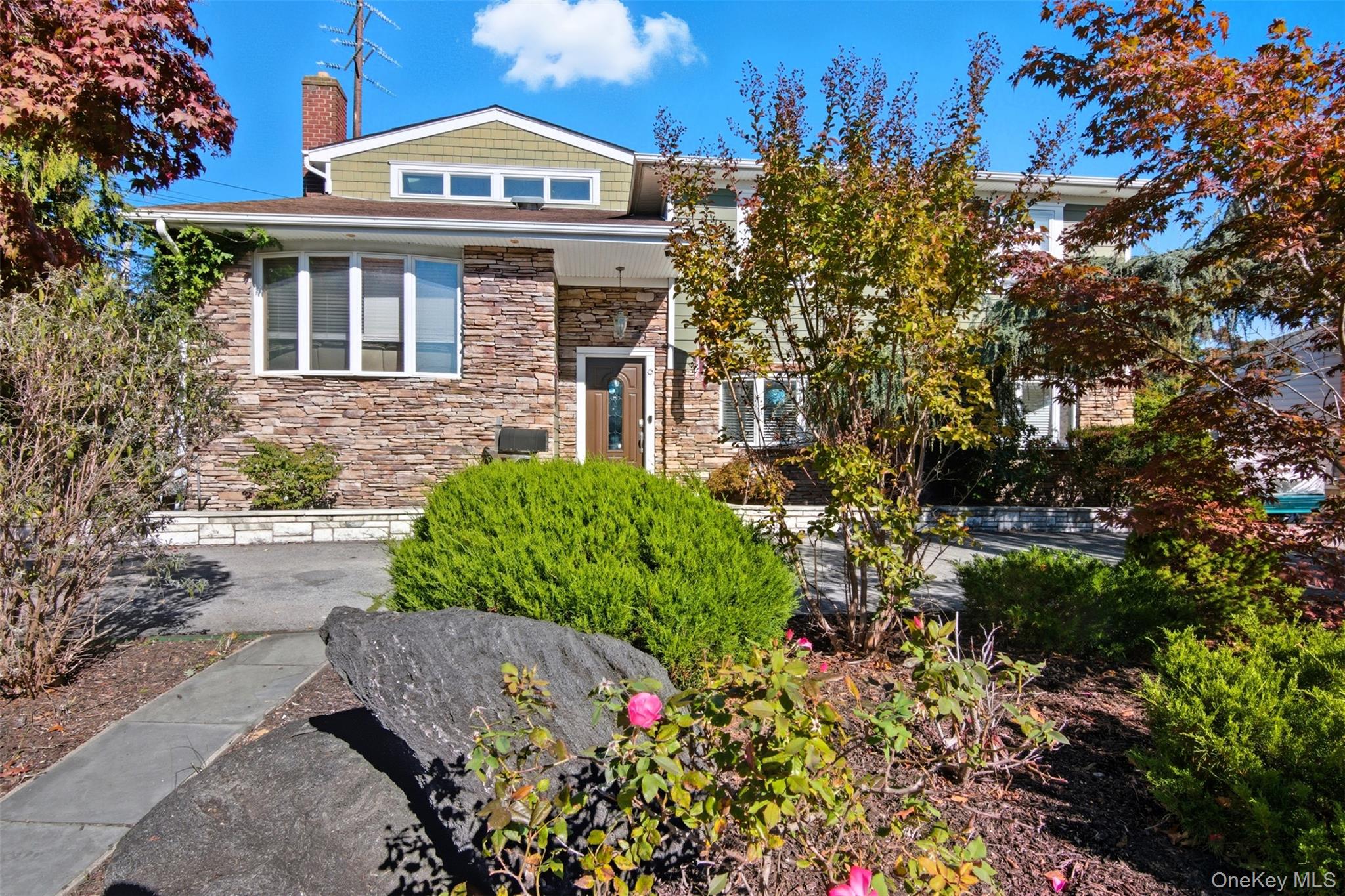 #1 photo, 9 Coral Court, ナッソー郡 Malverne , NY 11565