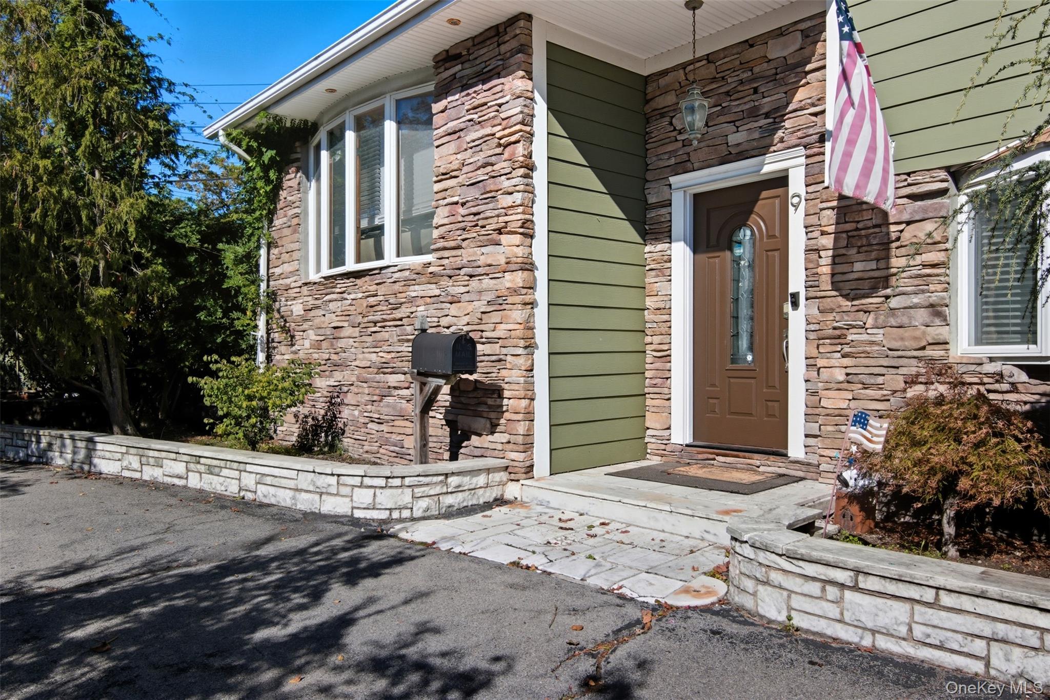 #2 photo, 9 Coral Court, ナッソー郡 Malverne , NY 11565