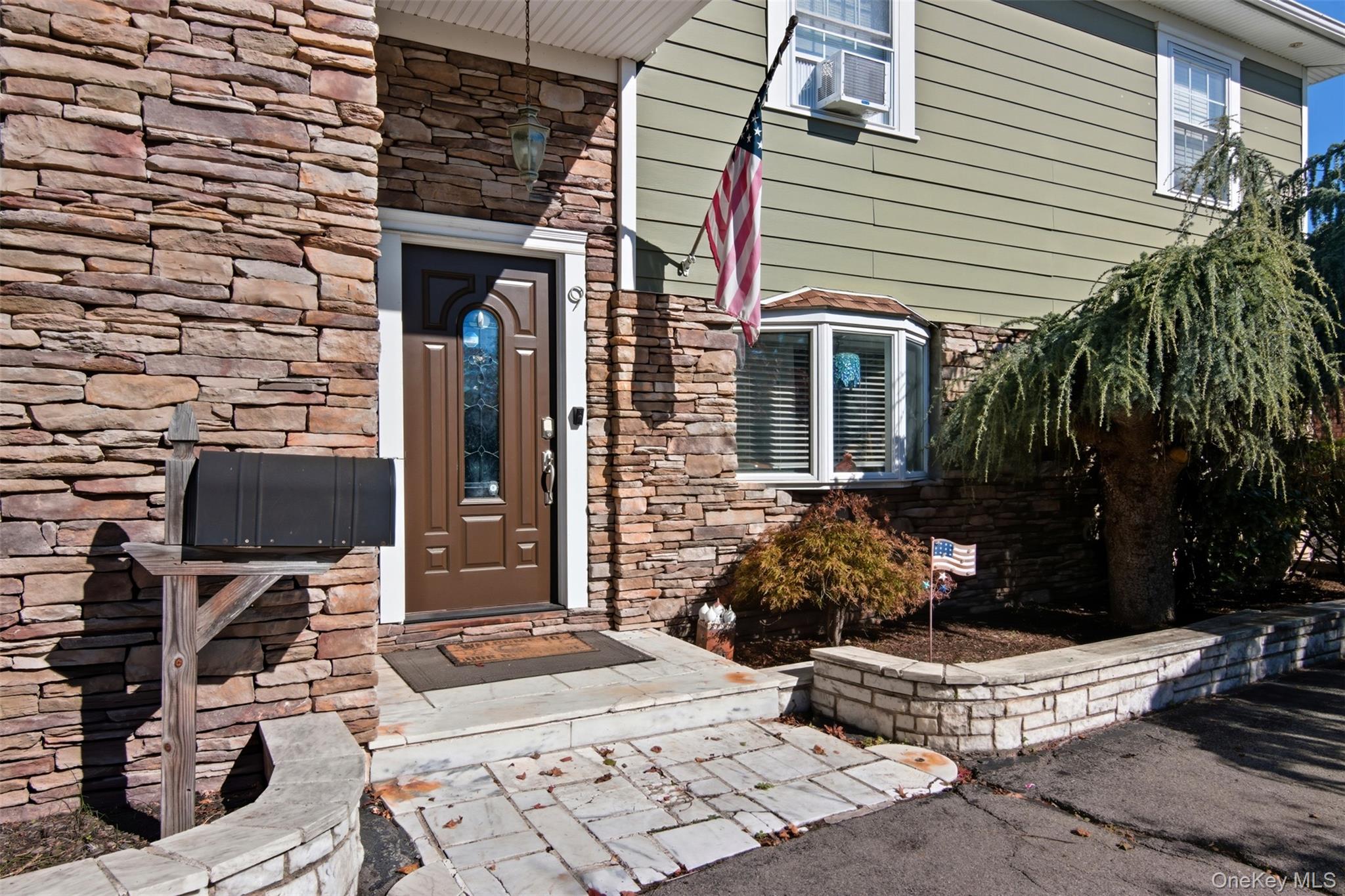 #3 photo, 9 Coral Court, ナッソー郡 Malverne , NY 11565