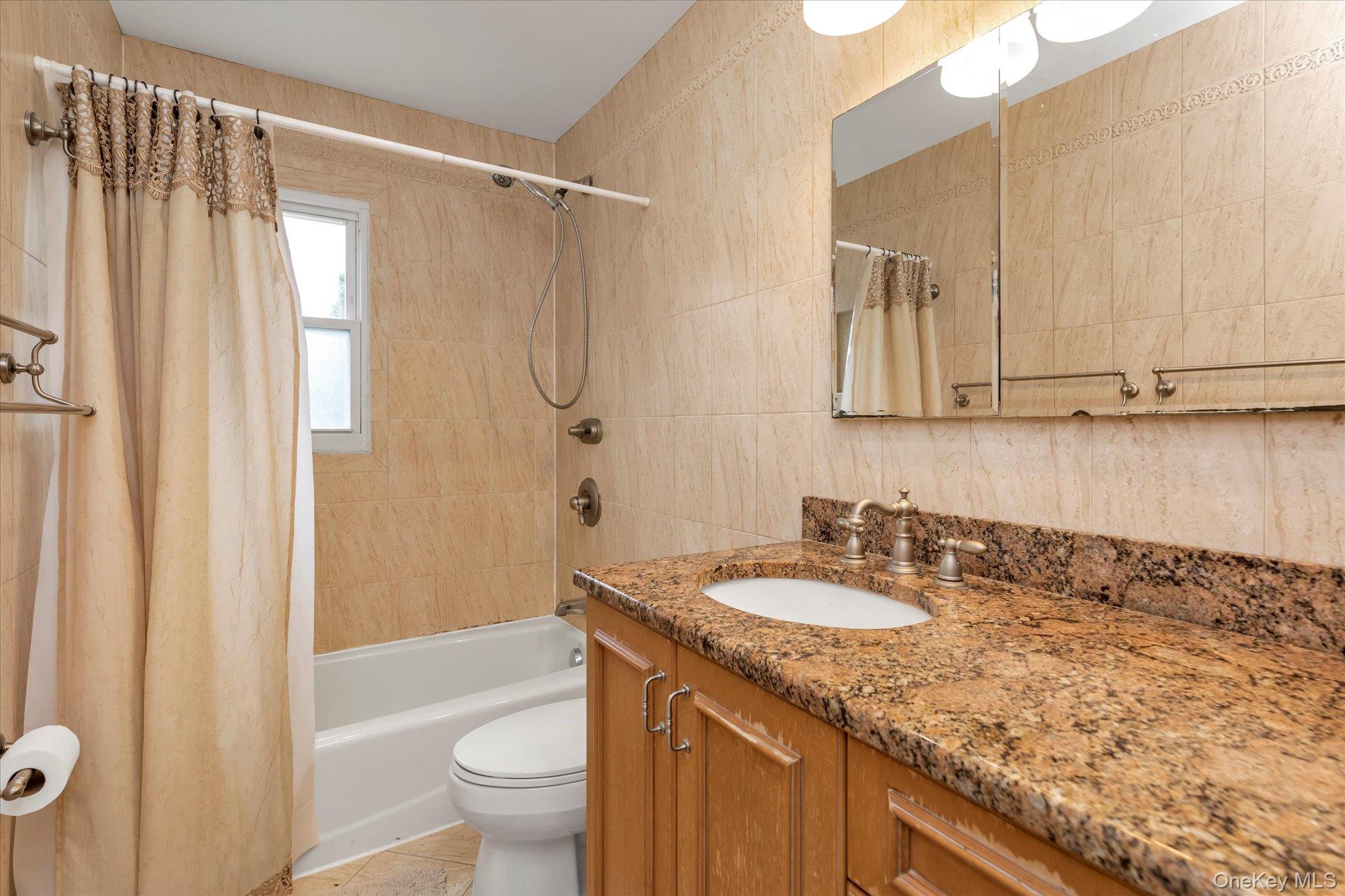 #15 photo, 2072 Brighton Way, नासाउ काउंटी Merrick , NY 11566