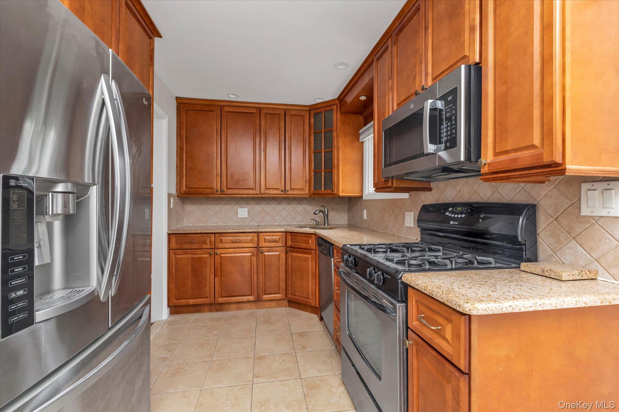 #8 photo, 2072 Brighton Way, नासाउ काउंटी Merrick , NY 11566