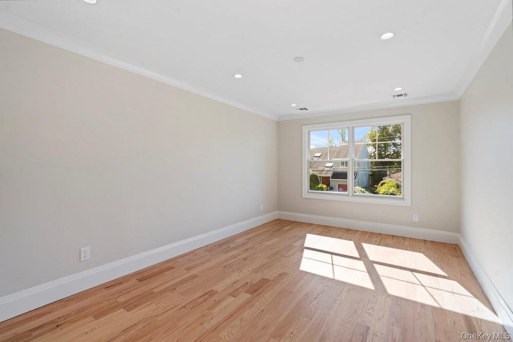 #15 photo, 51 Netz Place, Albertson , NY 11507