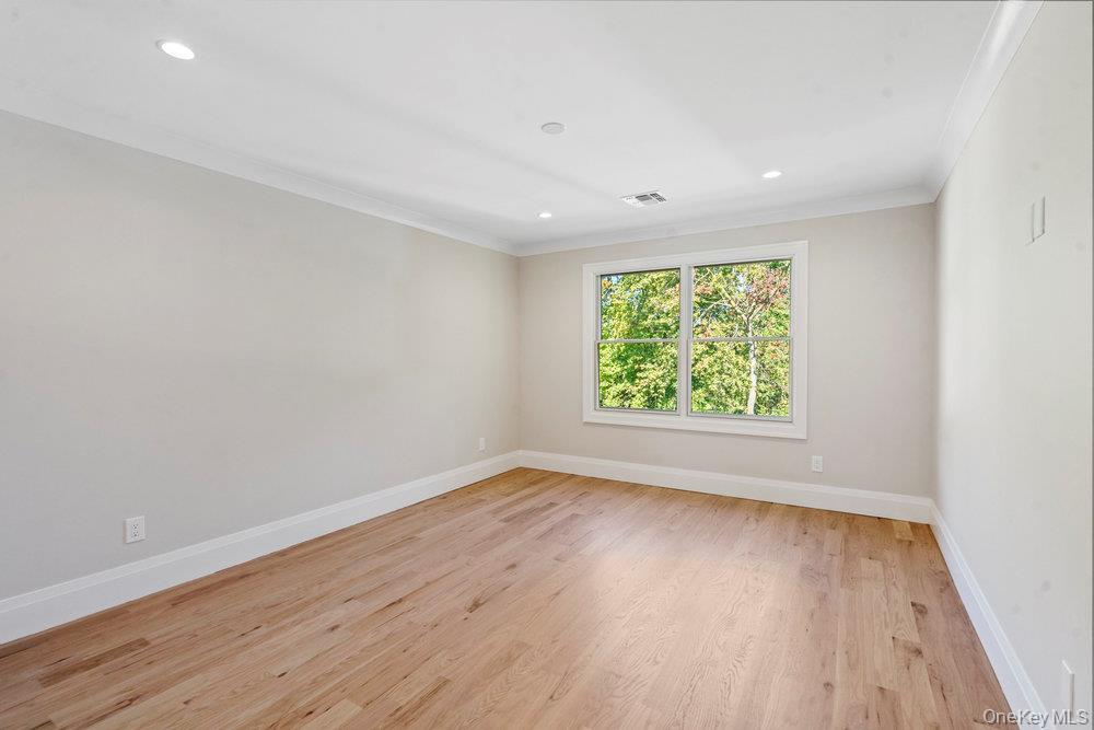 #19 photo, 51 Netz Place, Albertson , NY 11507