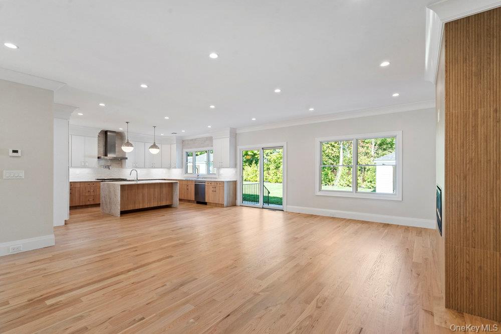 #3 photo, 51 Netz Place, Albertson , NY 11507