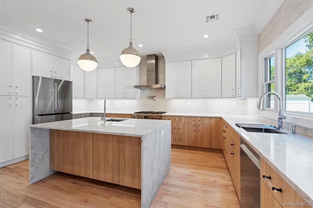 #6 photo, 51 Netz Place, Albertson , NY 11507