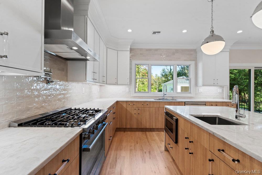 #7 photo, 51 Netz Place, Albertson , NY 11507