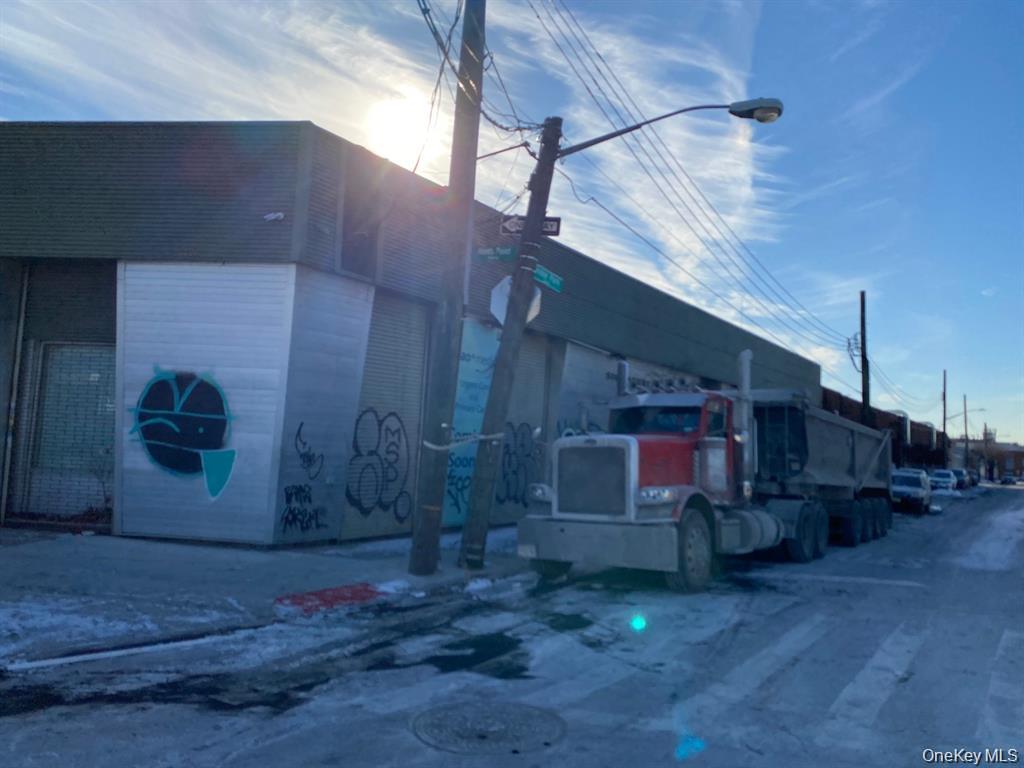 #4 photo, 421-423 Hunts Point Avenue, ブロンクス区 Bronx , NY 10474