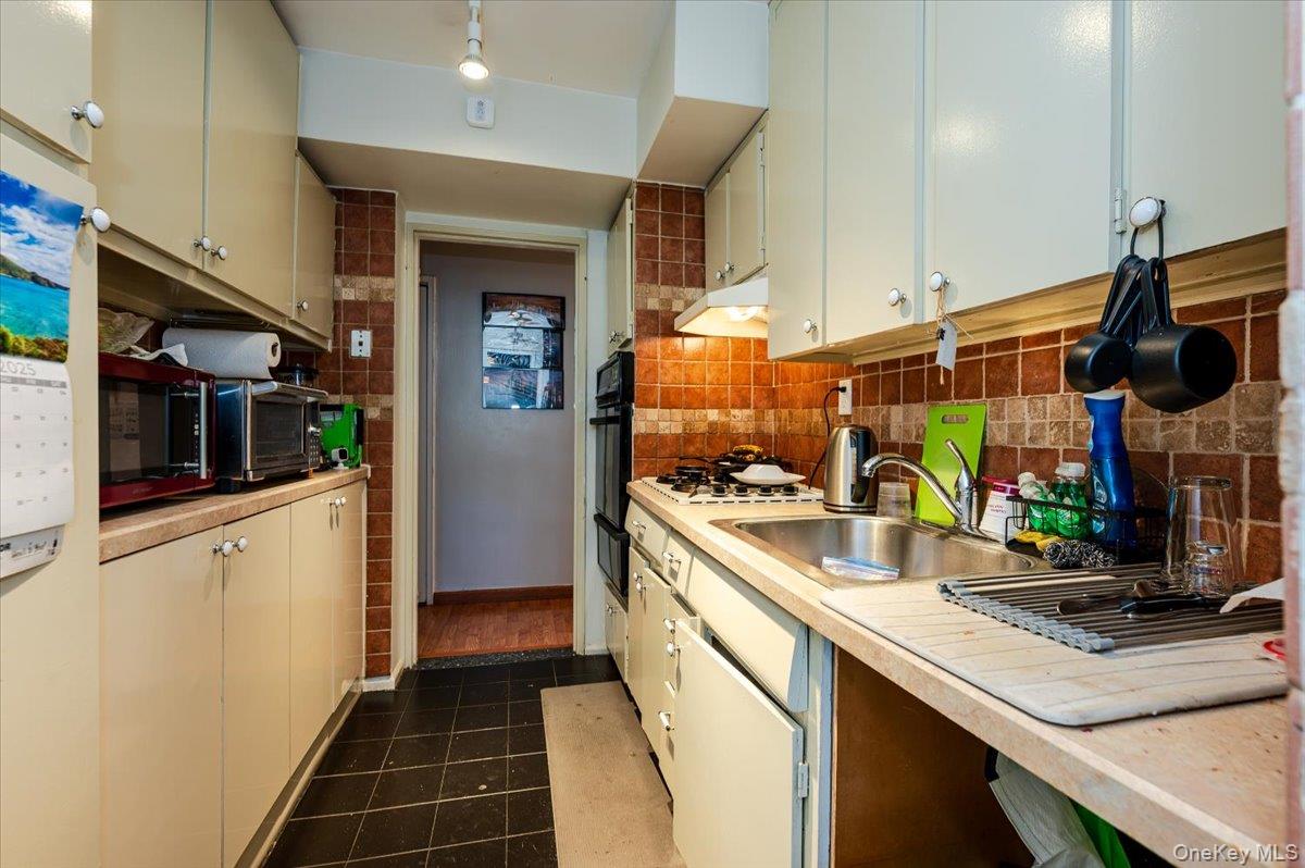 #9 photo, 151-31 88th Street, Howard Beach , NY 11414