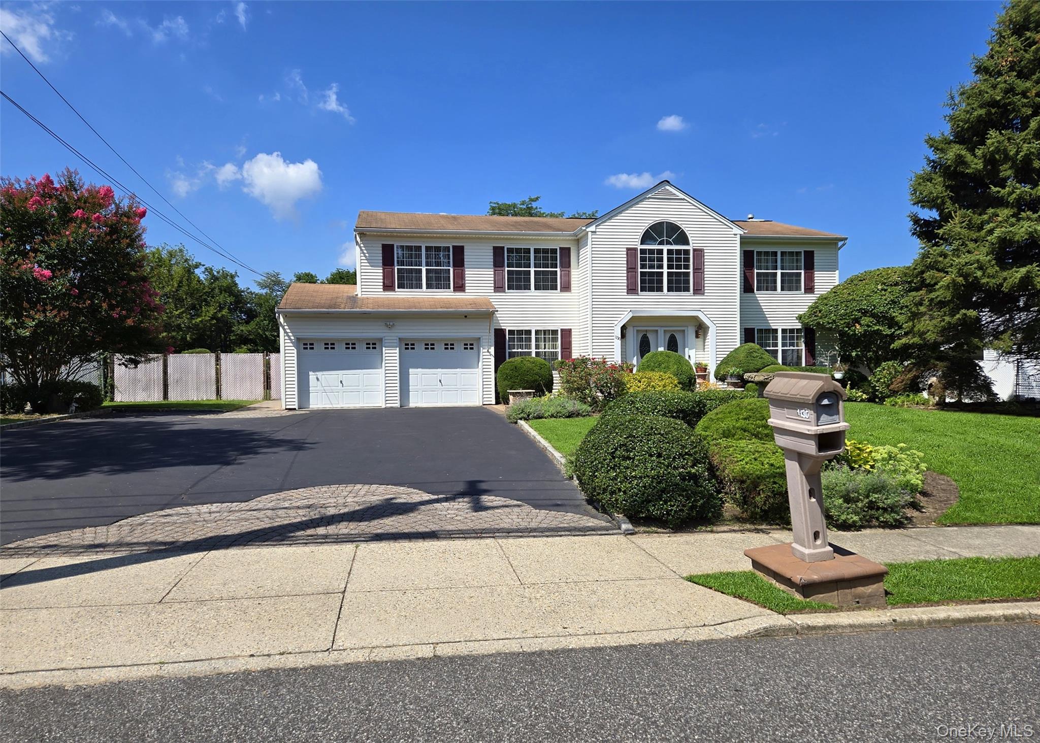 #1 photo, 1130 Broadway Avenue, サフォーク郡 Holbrook , NY 11741