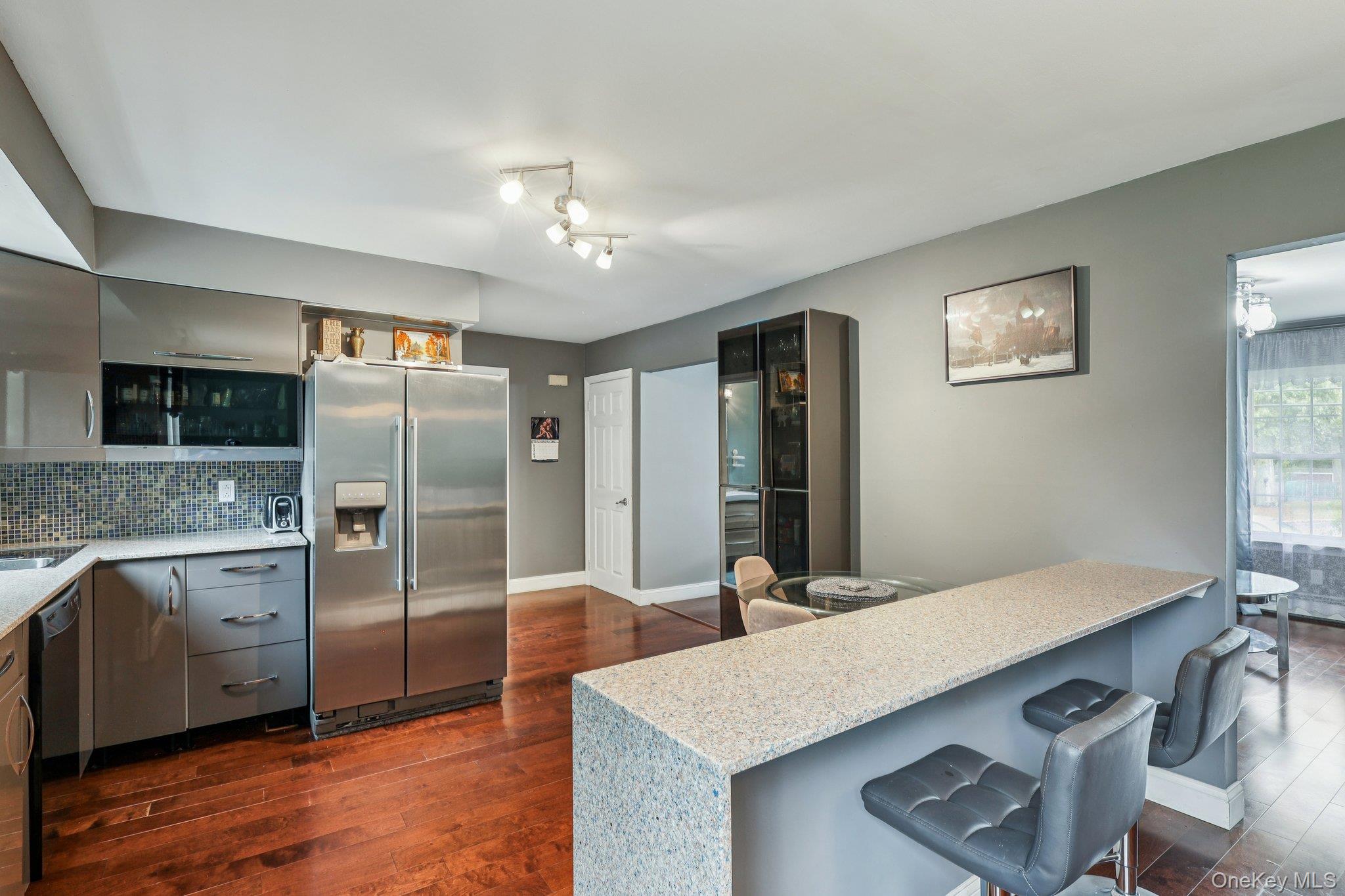 #10 photo, 44 Plymouth Boulevard, Smithtown , NY 11787