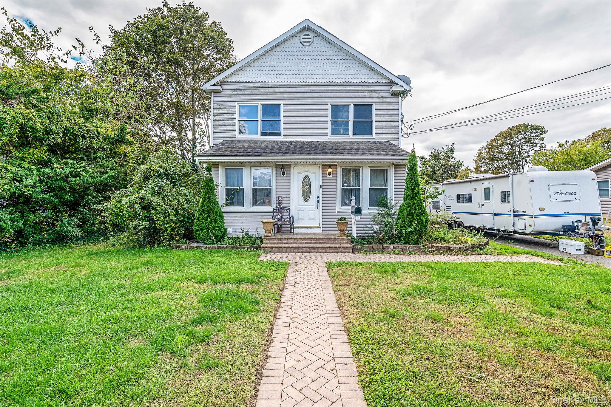 #1 photo, 70 Robert Street, 东长岛 Patchogue , NY 11772