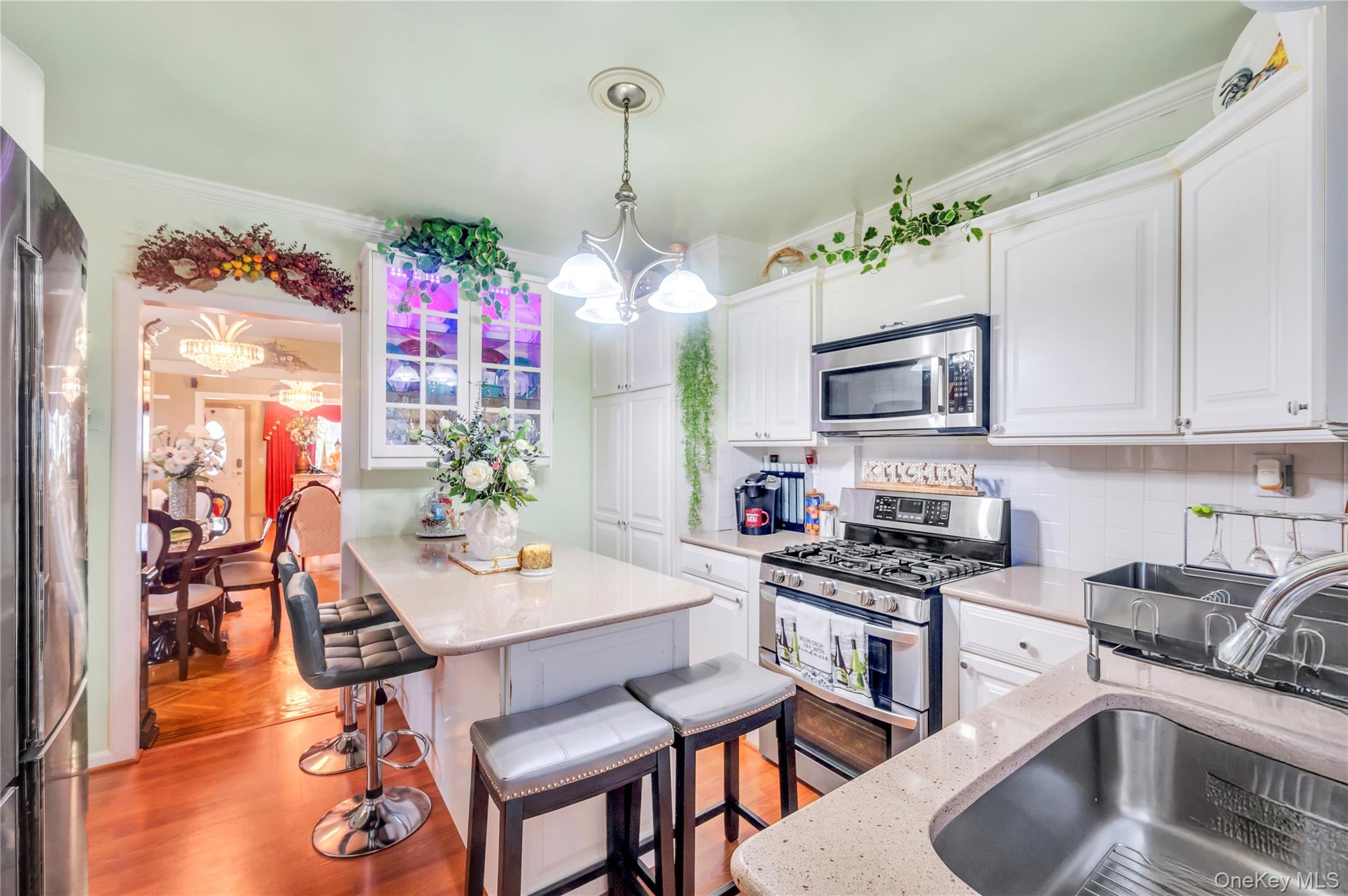 #8 photo, 88-49 202nd Street, Hollis , NY 11423