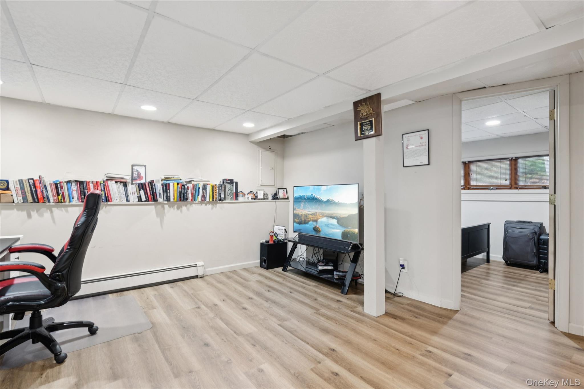 #20 photo, 1 W End Avenue, サフォーク郡 Brentwood , NY 11717