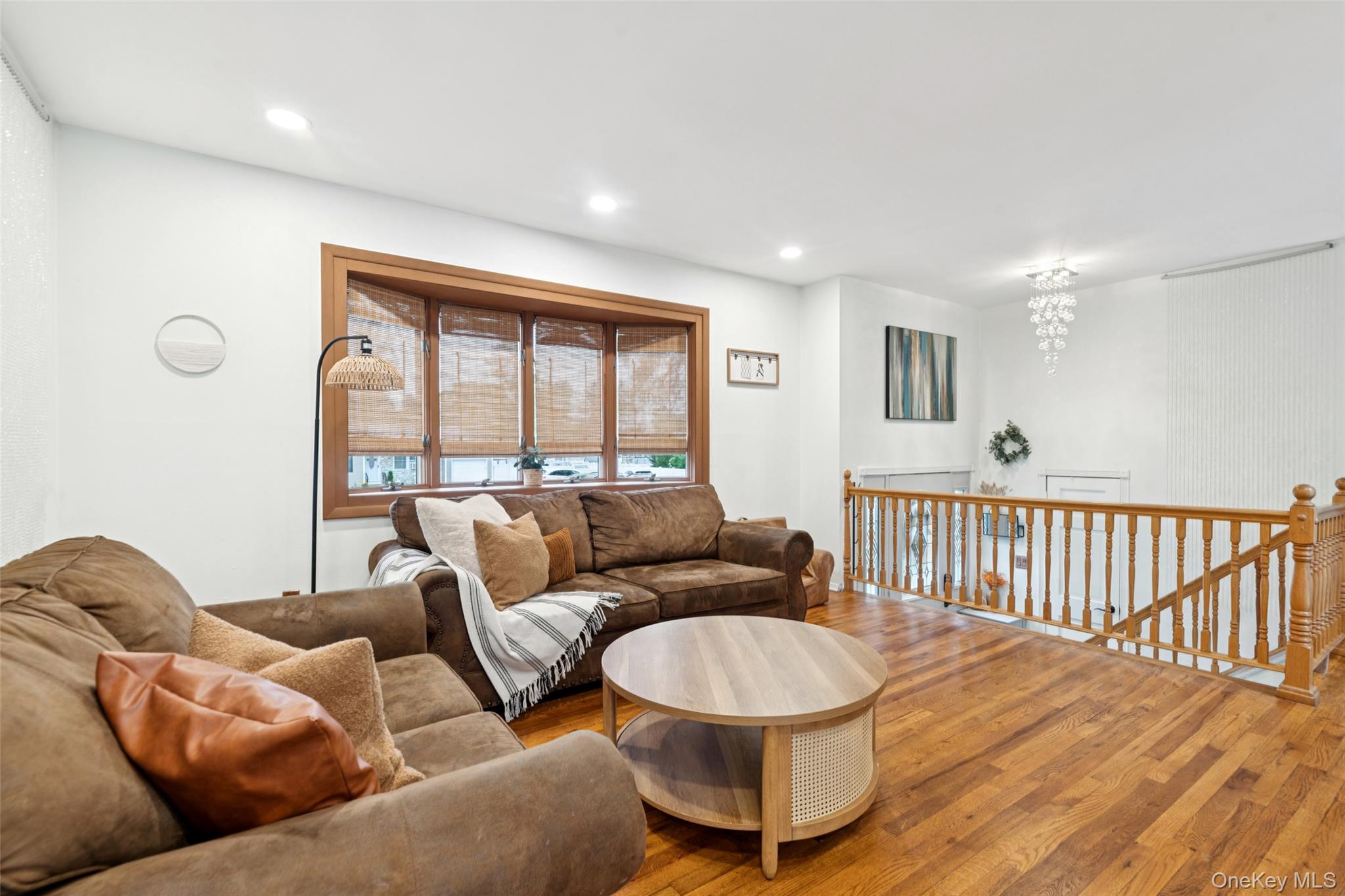 #5 photo, 1 W End Avenue, サフォーク郡 Brentwood , NY 11717