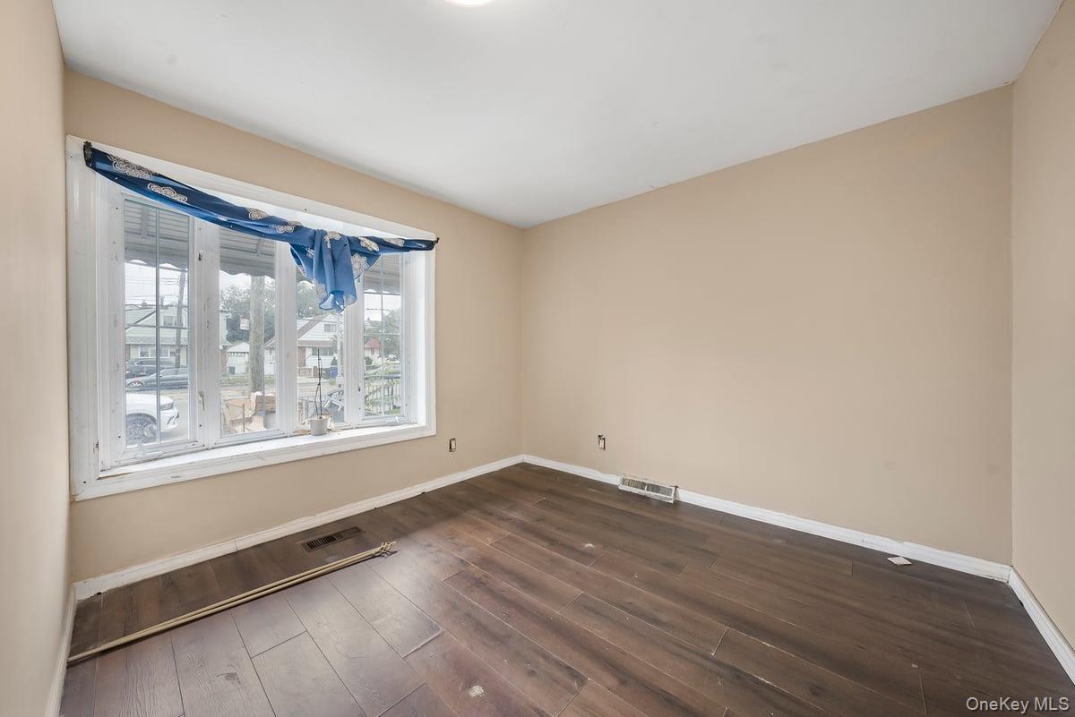 #2 photo, 13024 Springfield Boulevard, クイーンズ区 Springfield Gardens , NY 11413