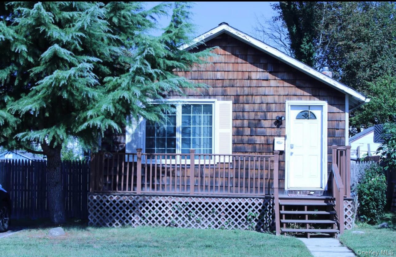 #1 photo, 19 Liberty Street, サフォーク郡 Patchogue , NY 11772