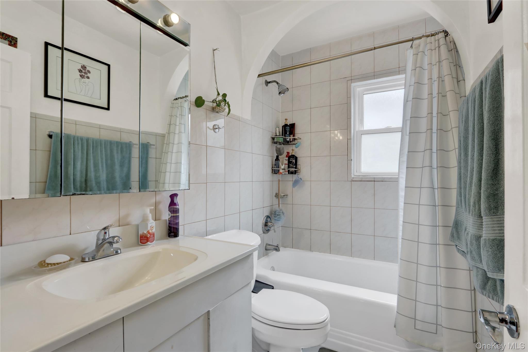 #11 photo, 8724 250th Street, クイーンズ区 Bellerose , NY 11426