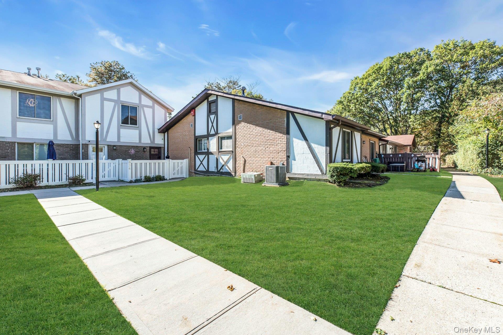 #4 photo, 634 W End Drive, サフォーク郡 Medford , NY 11763