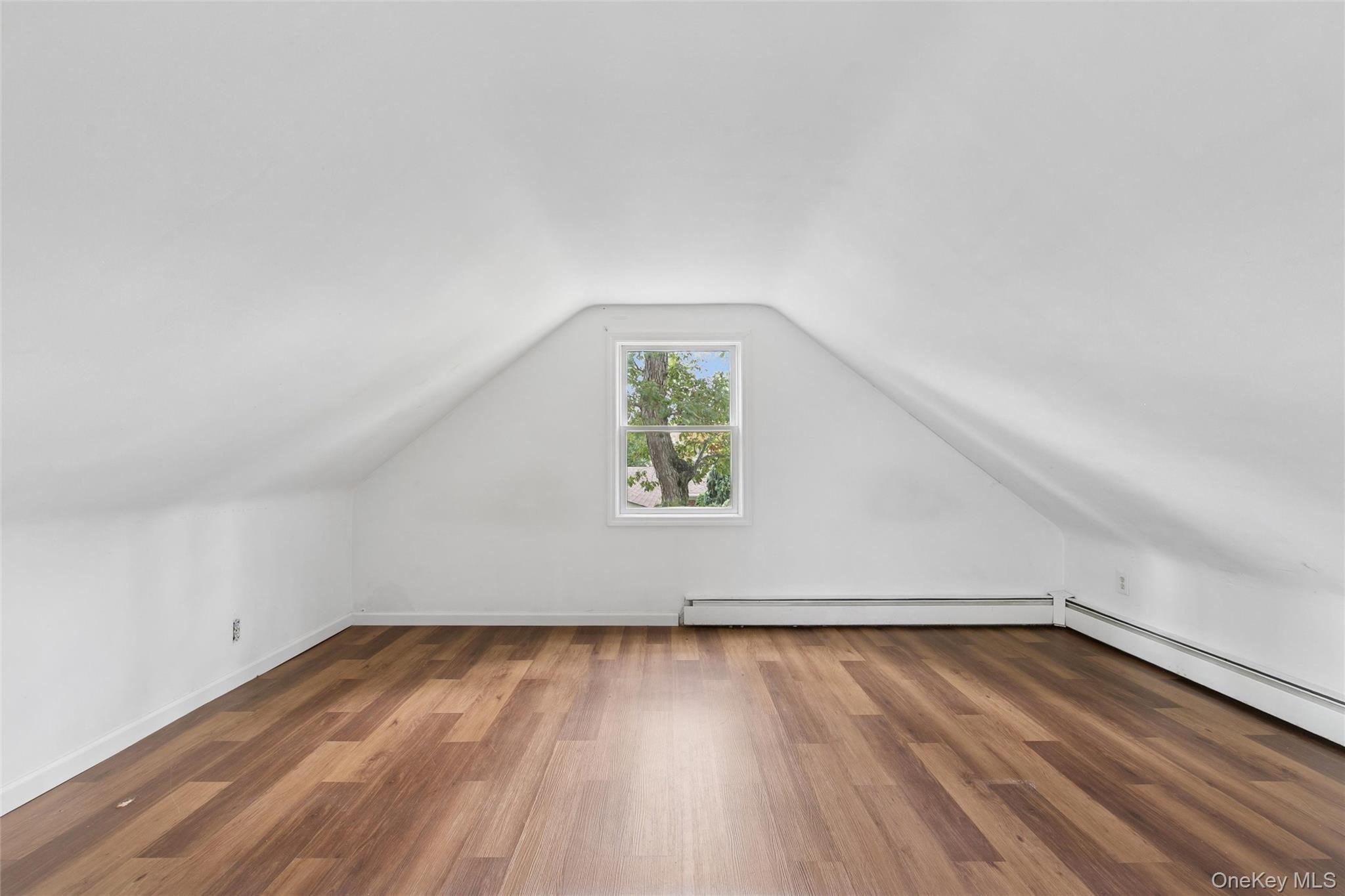 #14 photo, 15 Poncho Drive, サフォーク郡 Mastic , NY 11950