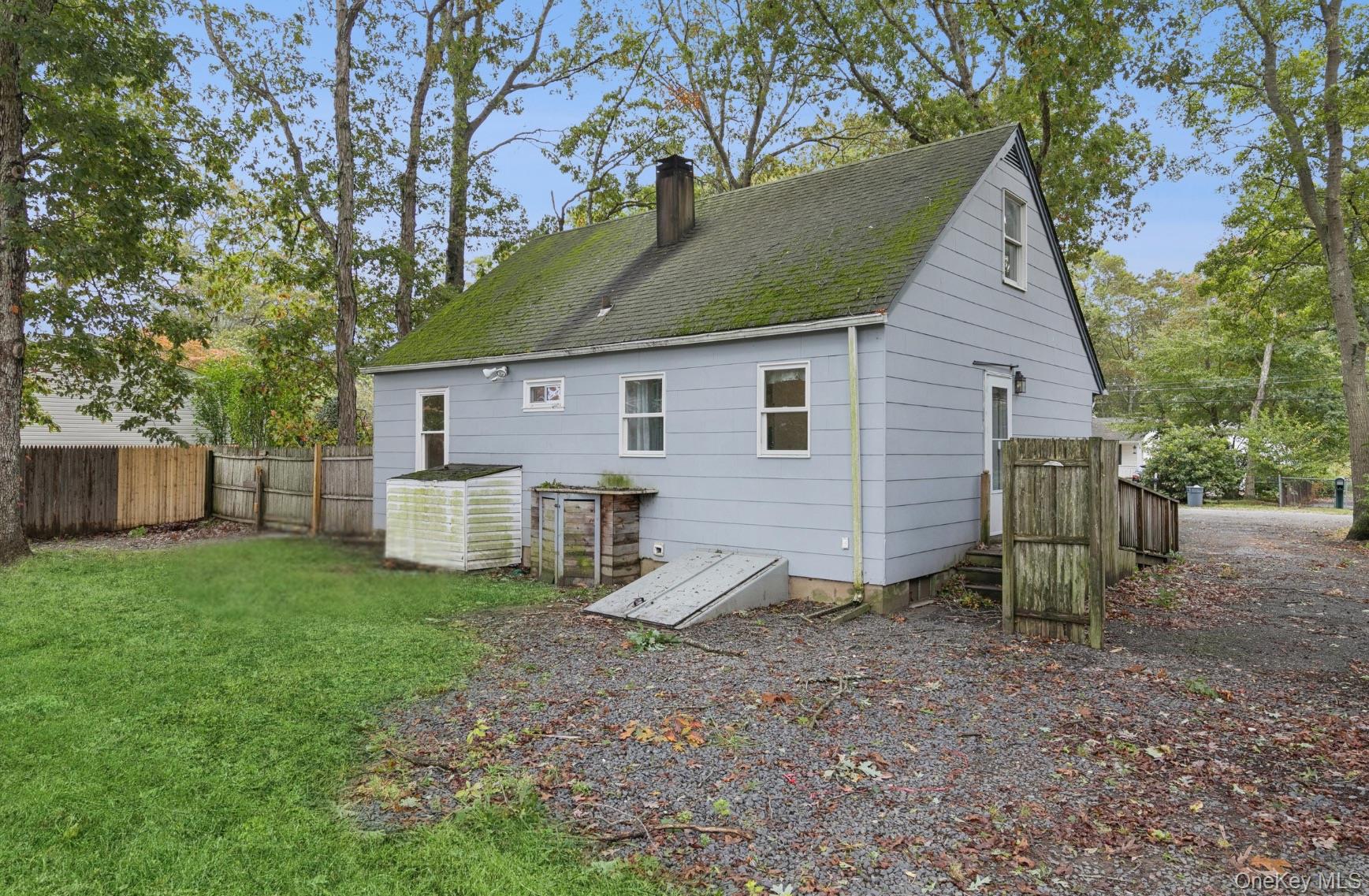 #19 photo, 15 Poncho Drive, サフォーク郡 Mastic , NY 11950