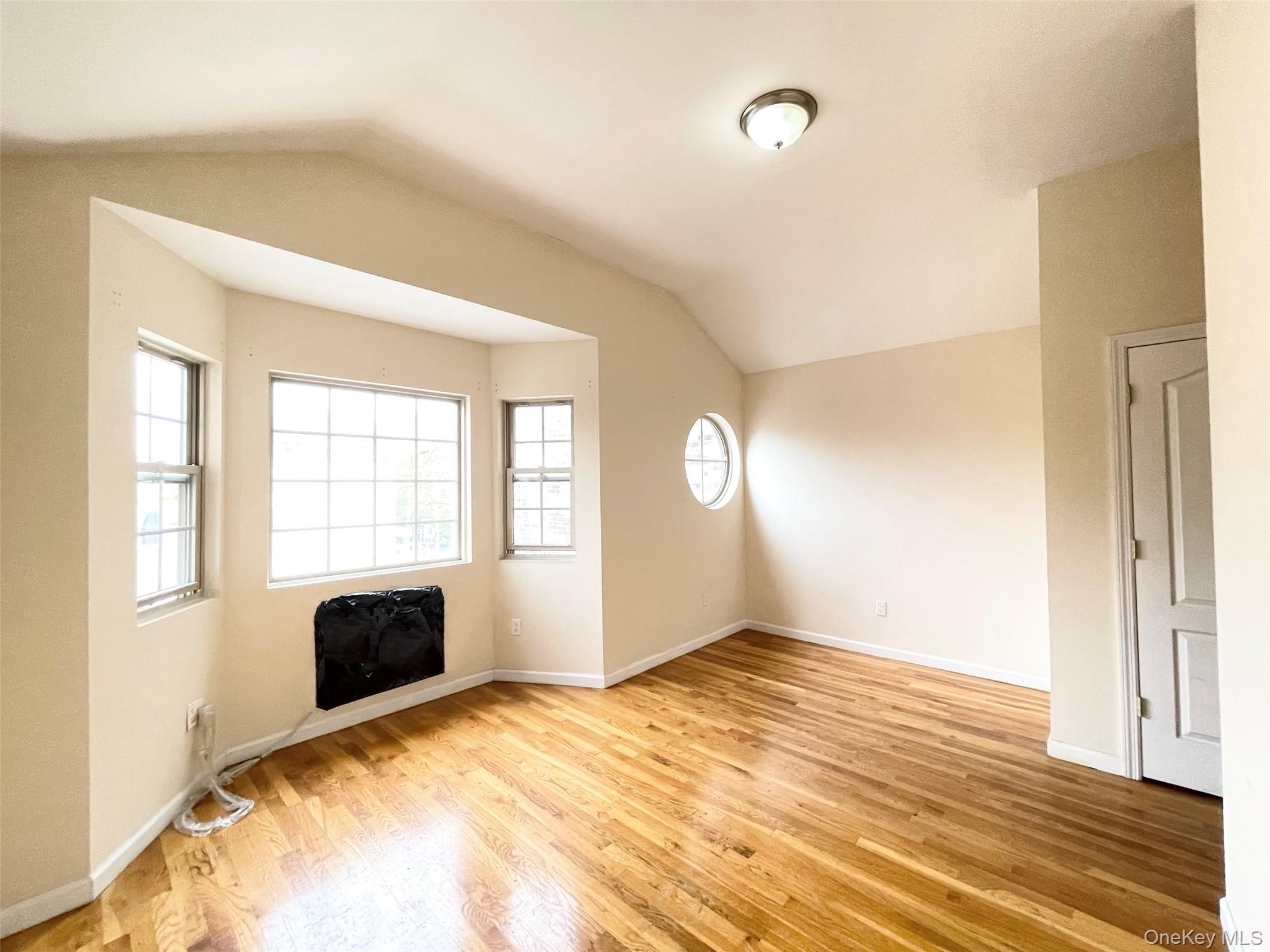 #12 photo, 10-03 36th Avenue, クイーンズ区 Long Island City , NY 11106