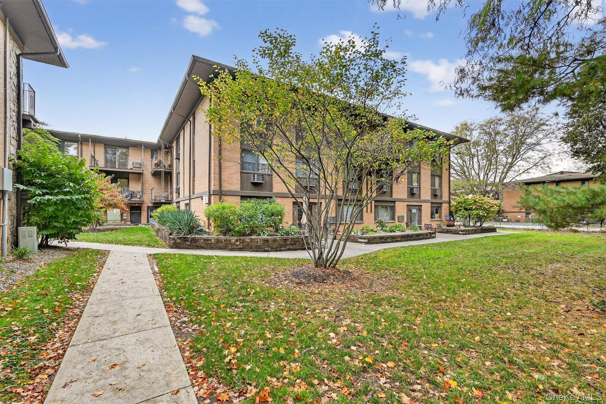 #4 photo, 10 Oakwood Terrace, New Windsor , NY 12553