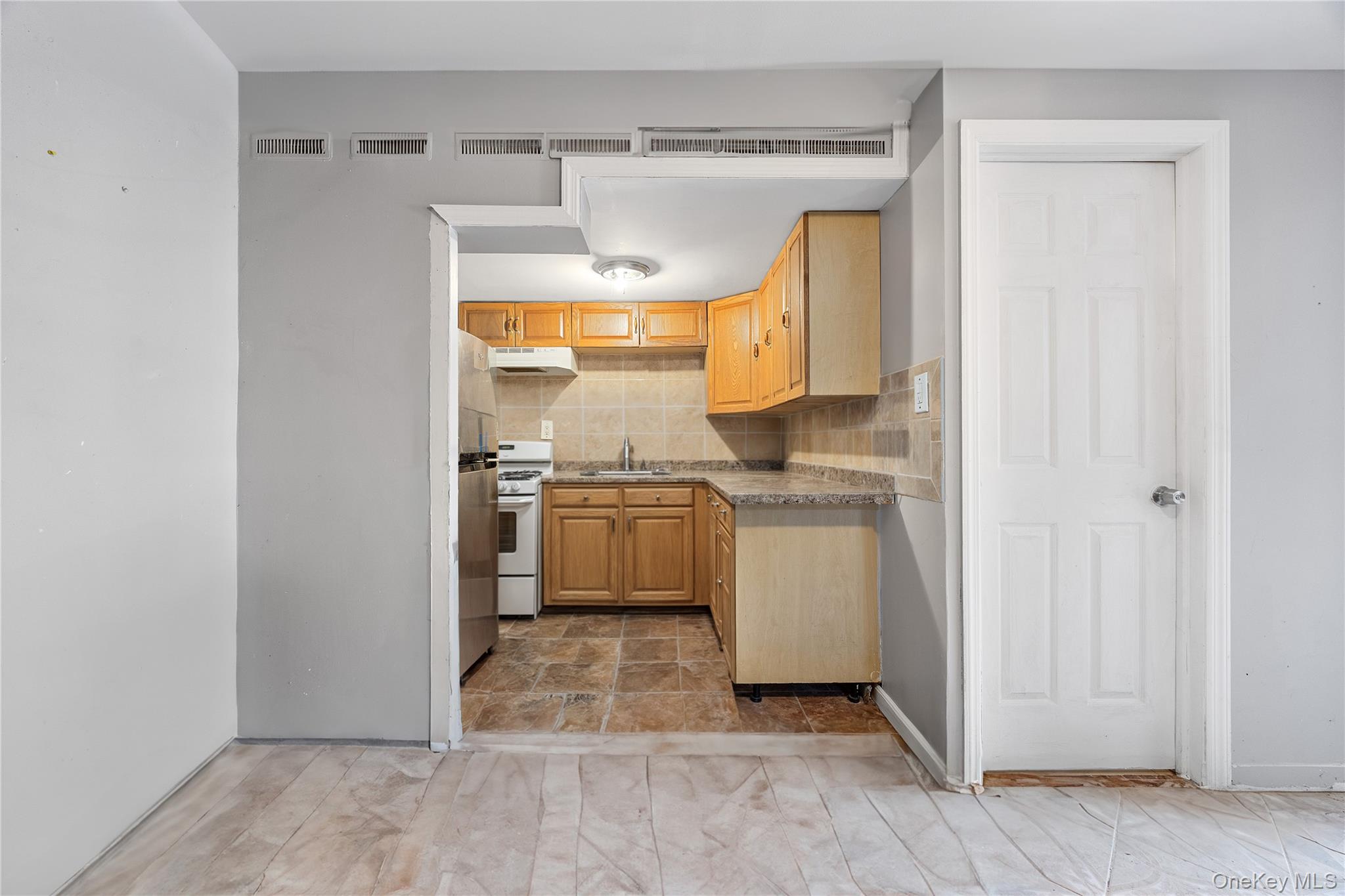 #9 photo, 2801 Gunther Avenue, ブロンクス区 Bronx , NY 10469