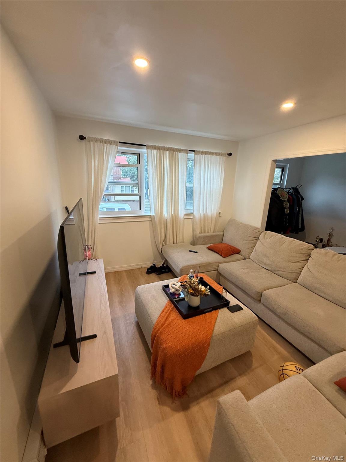 #10 photo, 443 Howe Avenue, ブロンクス区 Bronx , NY 10473