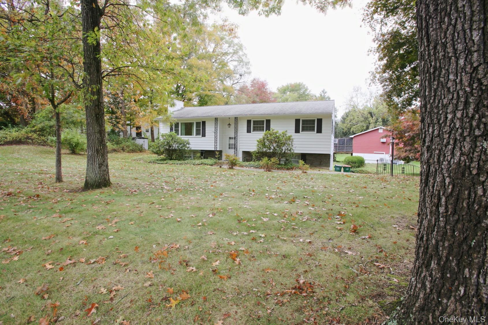 #1 photo, 7 Margaret Drive, Hyde Park , NY 12538