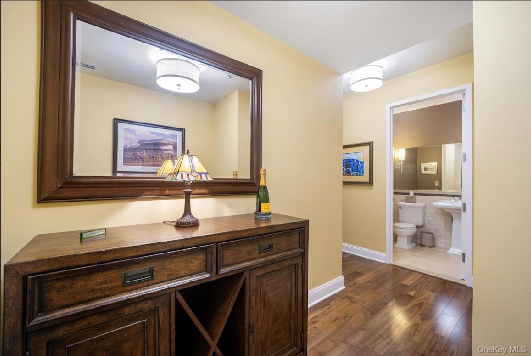 #20 photo, 10 City Place, White Plains , NY 10601