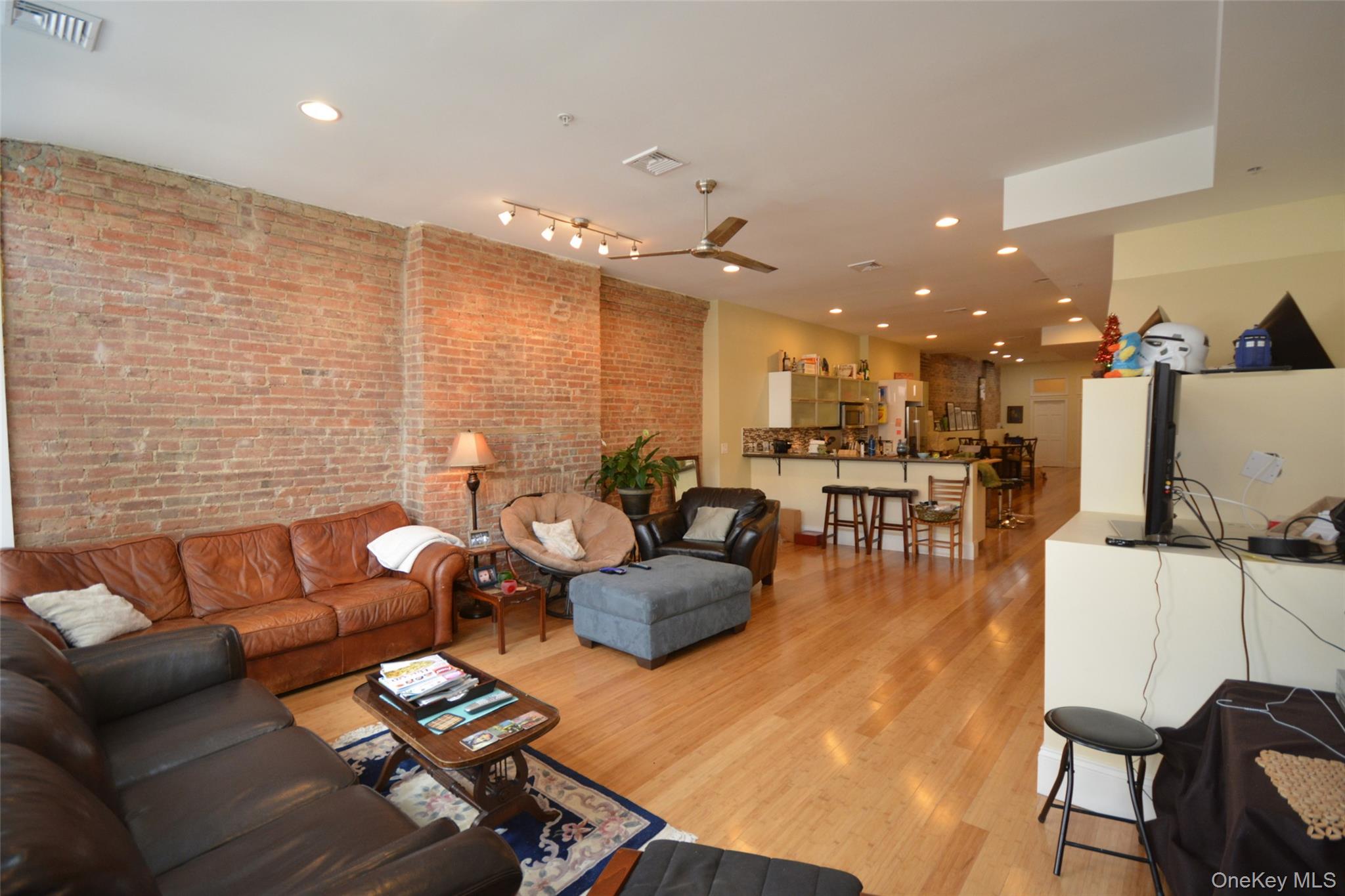 #12 photo, 328-330 Main Street, Poughkeepsie , NY 12601