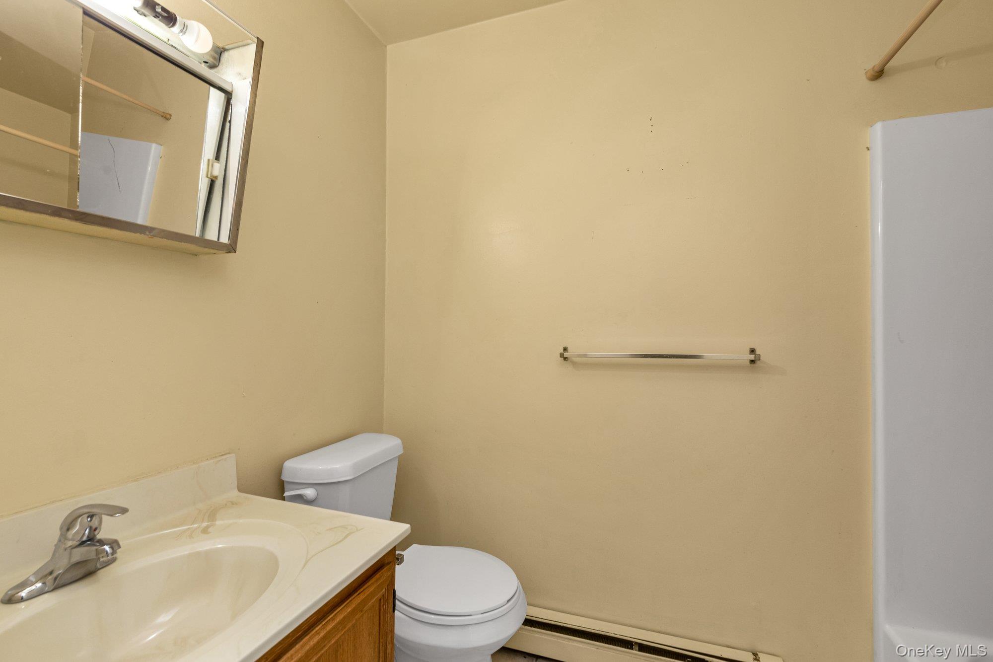 #12 photo, 66 Henry Street, ナッソー郡 Hempstead , NY 11550