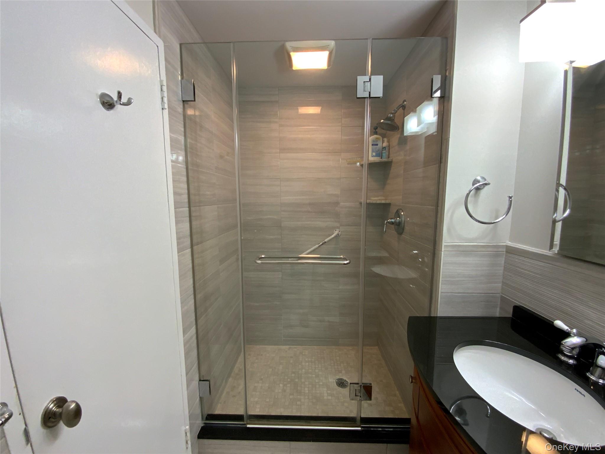 #14 photo, 27010 Grand Central Parkway, クイーンズ区 Floral Park , NY 11005