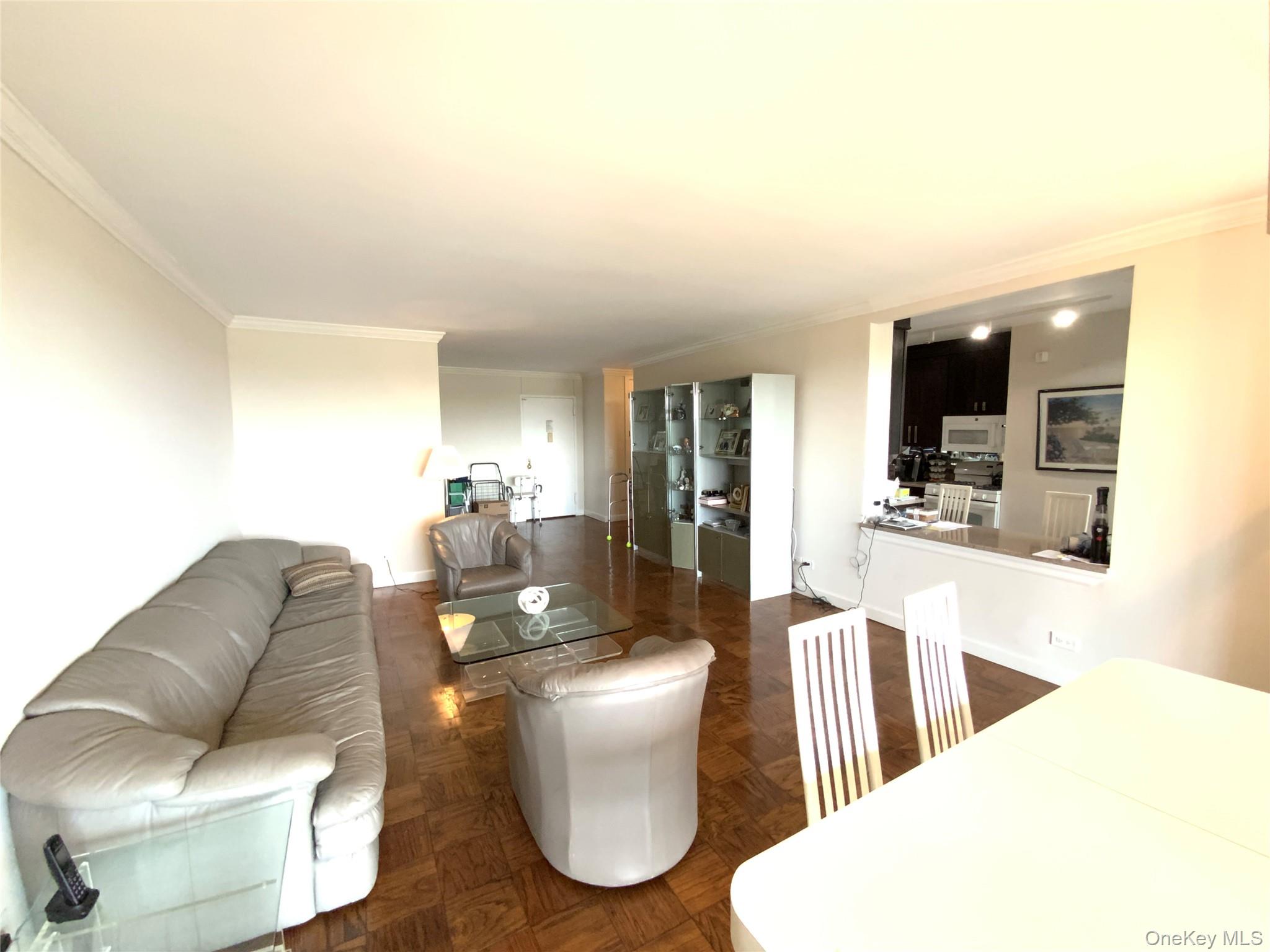 #5 photo, 27010 Grand Central Parkway, クイーンズ区 Floral Park , NY 11005