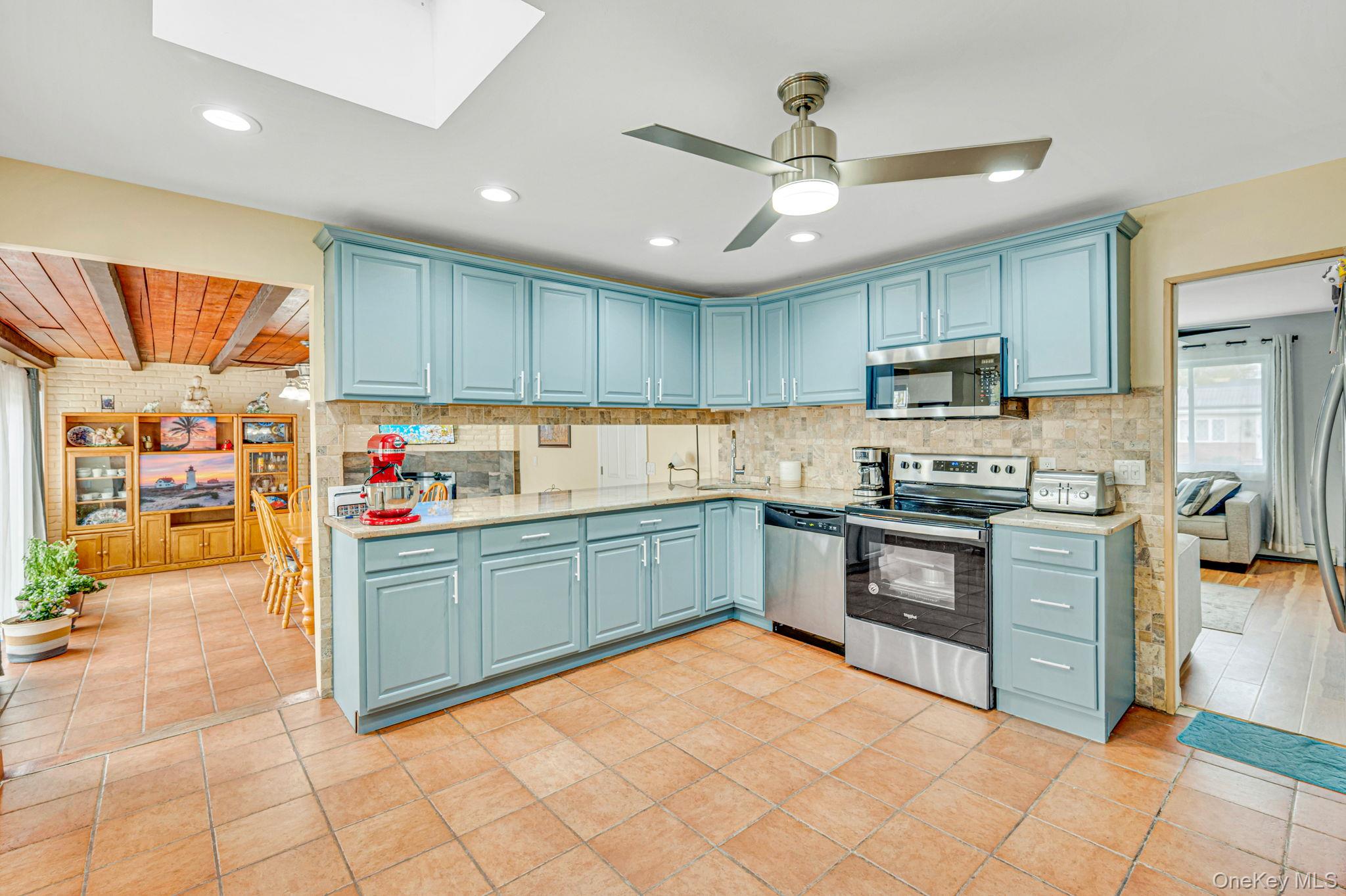 #14 photo, 21 Francisco Avenue, サフォーク郡 Central Islip , NY 11722