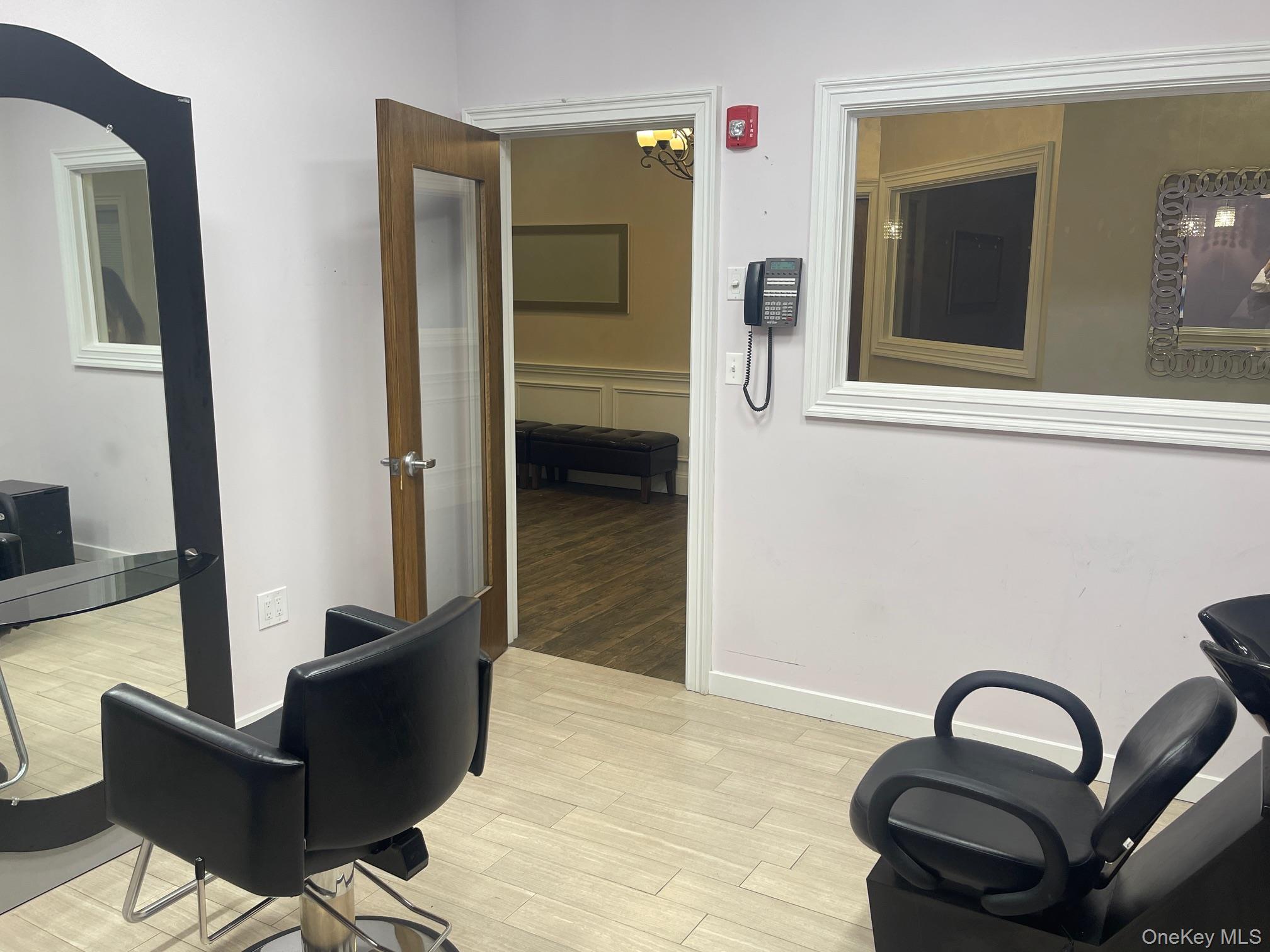 #12 photo, 271 Route 25A, サフォーク郡 Mount Sinai , NY 11766