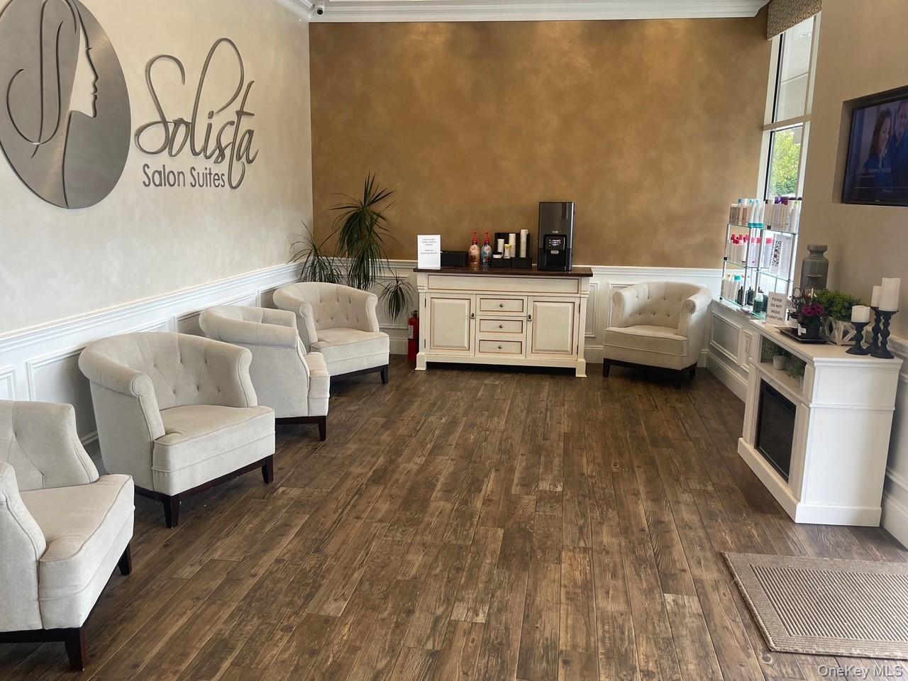 #3 photo, 271 Route 25A, サフォーク郡 Mount Sinai , NY 11766