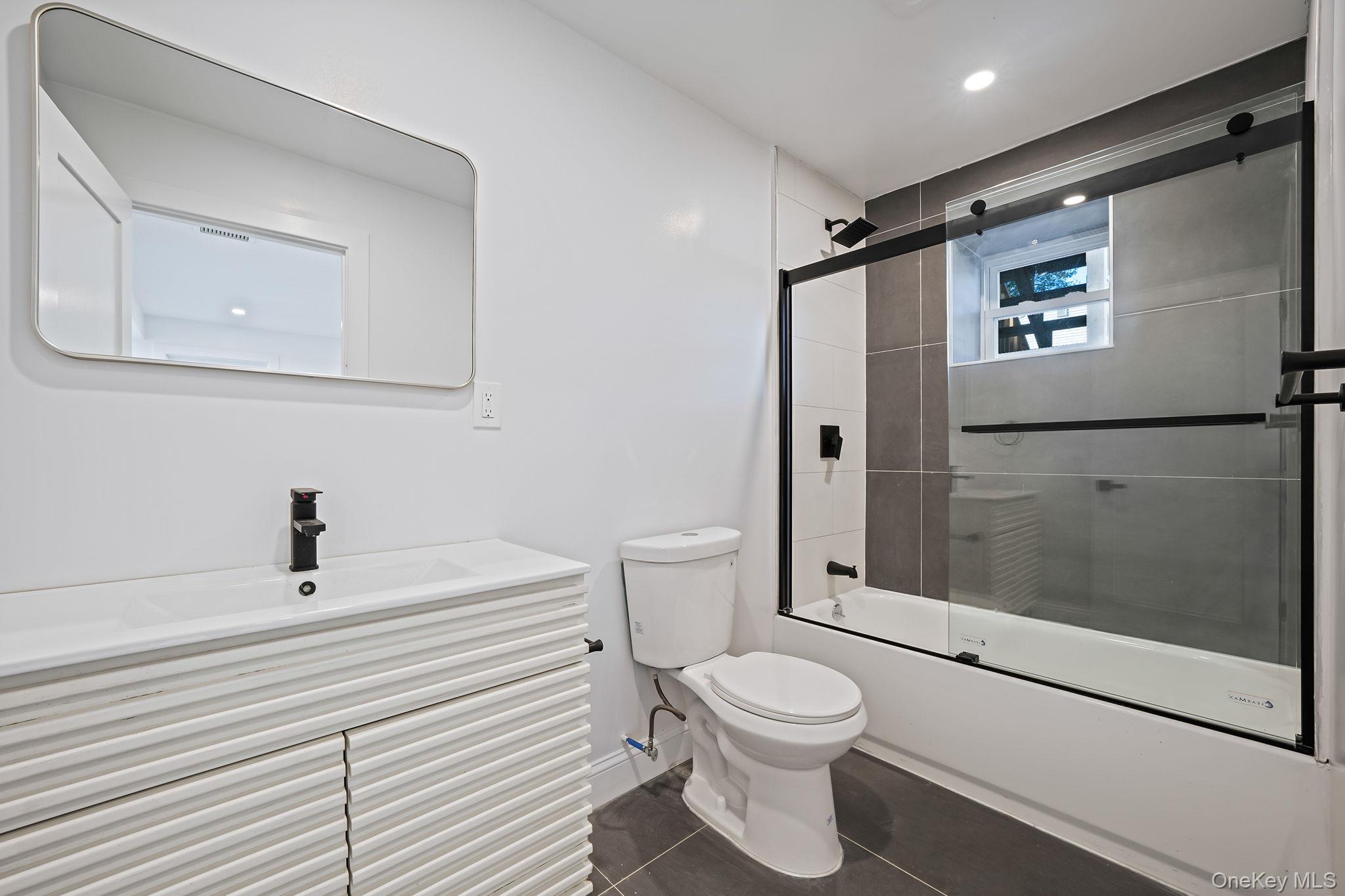 #16 photo, 31 Harrison Drive, サフォーク郡 Shirley , NY 11967