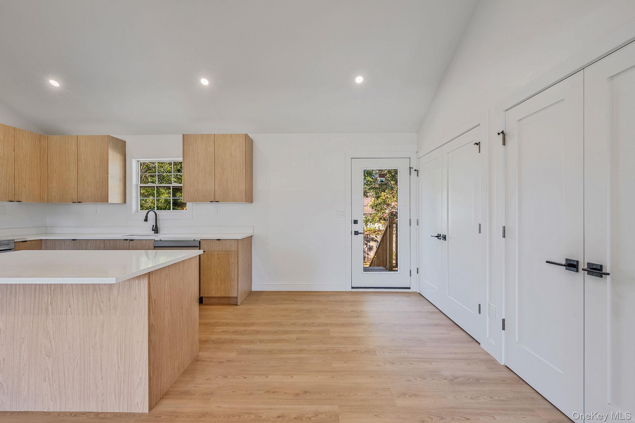 #7 photo, 31 Harrison Drive, サフォーク郡 Shirley , NY 11967