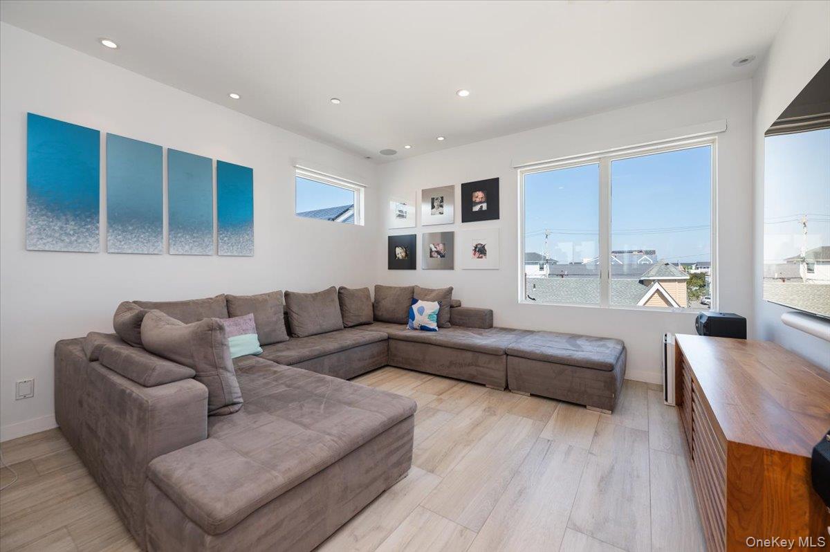 #14 photo, 11 Michigan Street, Long Beach , NY 11561