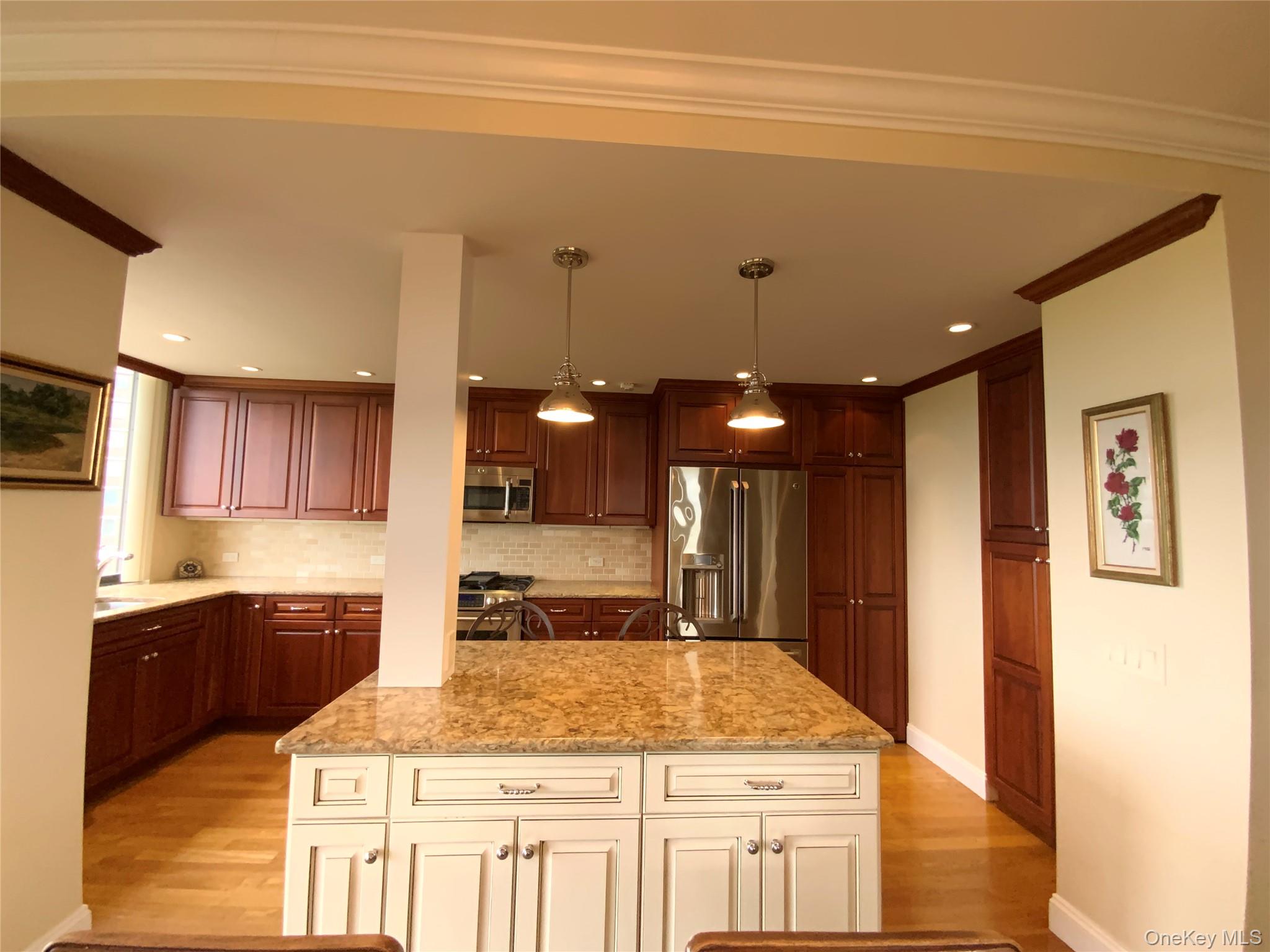 #12 photo, 27010 Grand Central Parkway, クイーンズ区 Floral Park , NY 11005