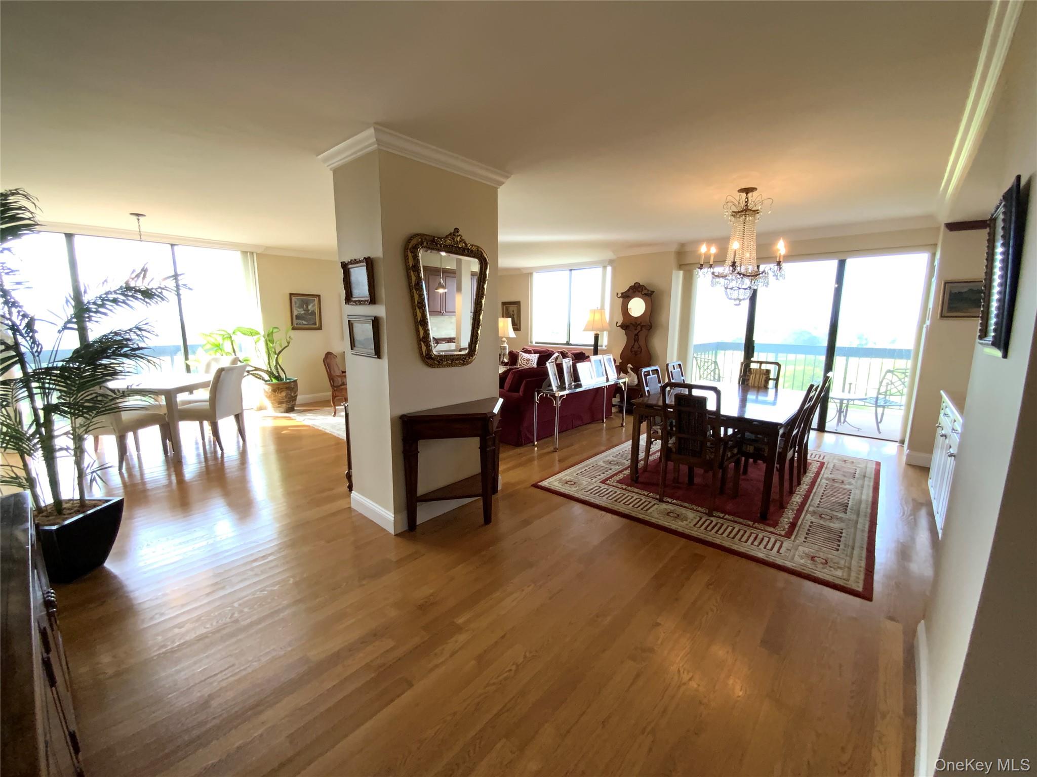 #2 photo, 27010 Grand Central Parkway, クイーンズ区 Floral Park , NY 11005