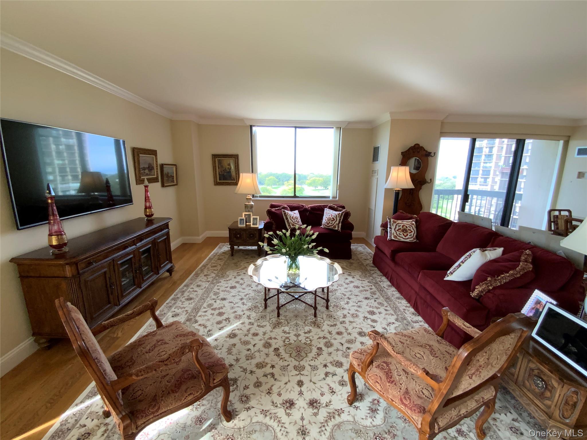 #5 photo, 27010 Grand Central Parkway, クイーンズ区 Floral Park , NY 11005